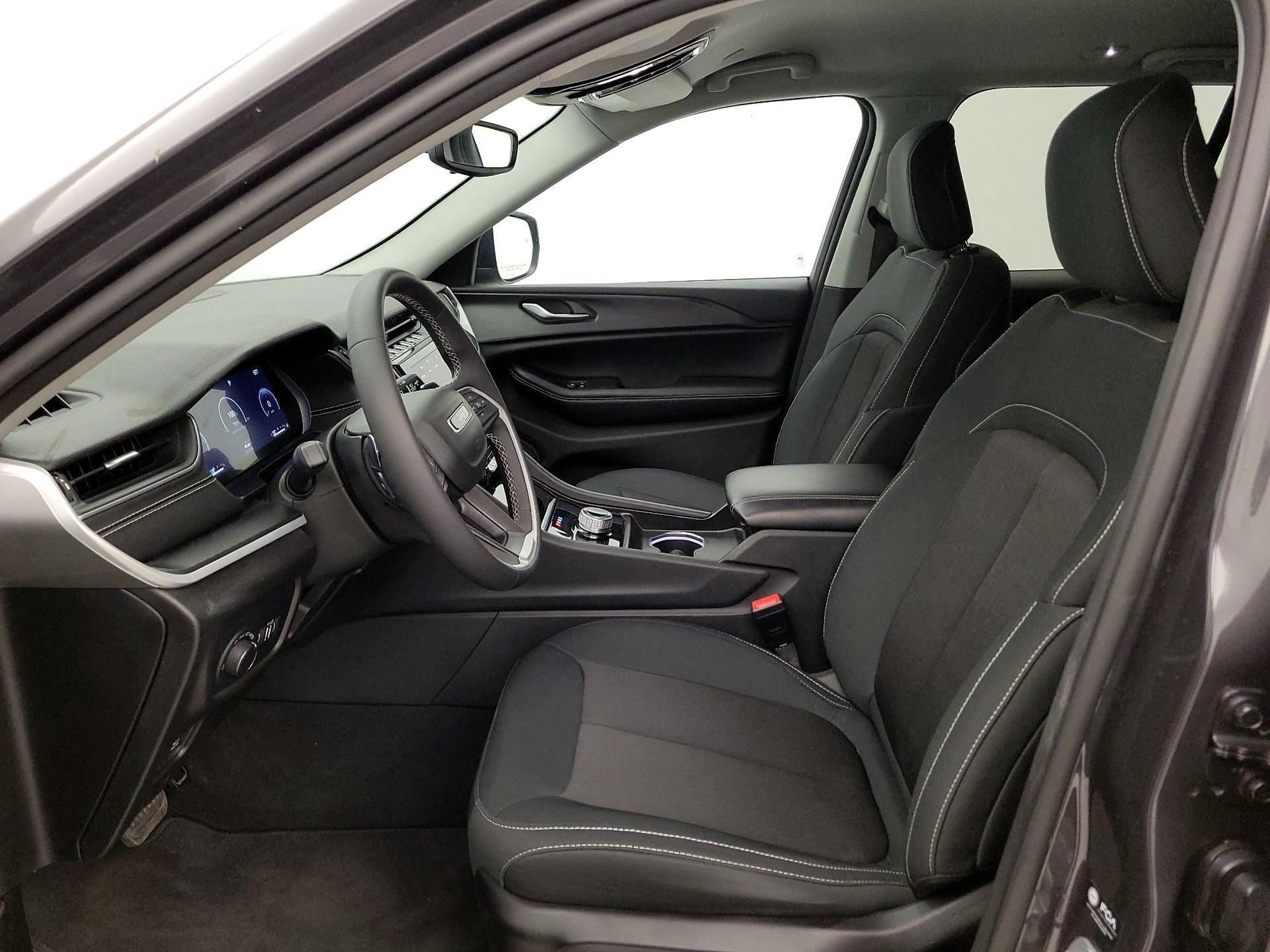 Thumbnail: 2024 Jeep Grand Cherokee - 11