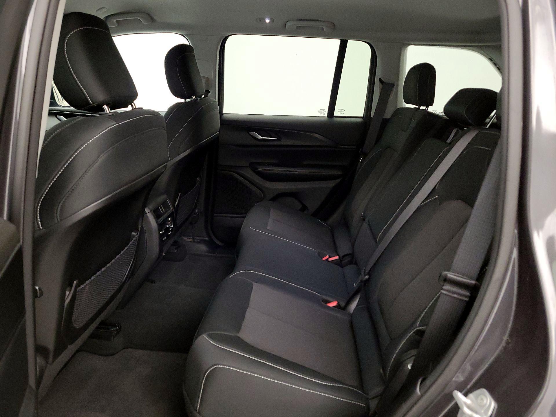 Thumbnail: 2024 Jeep Grand Cherokee - 19