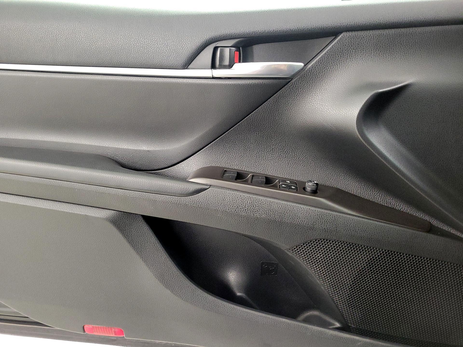 Thumbnail: 2023 Toyota Camry - 12