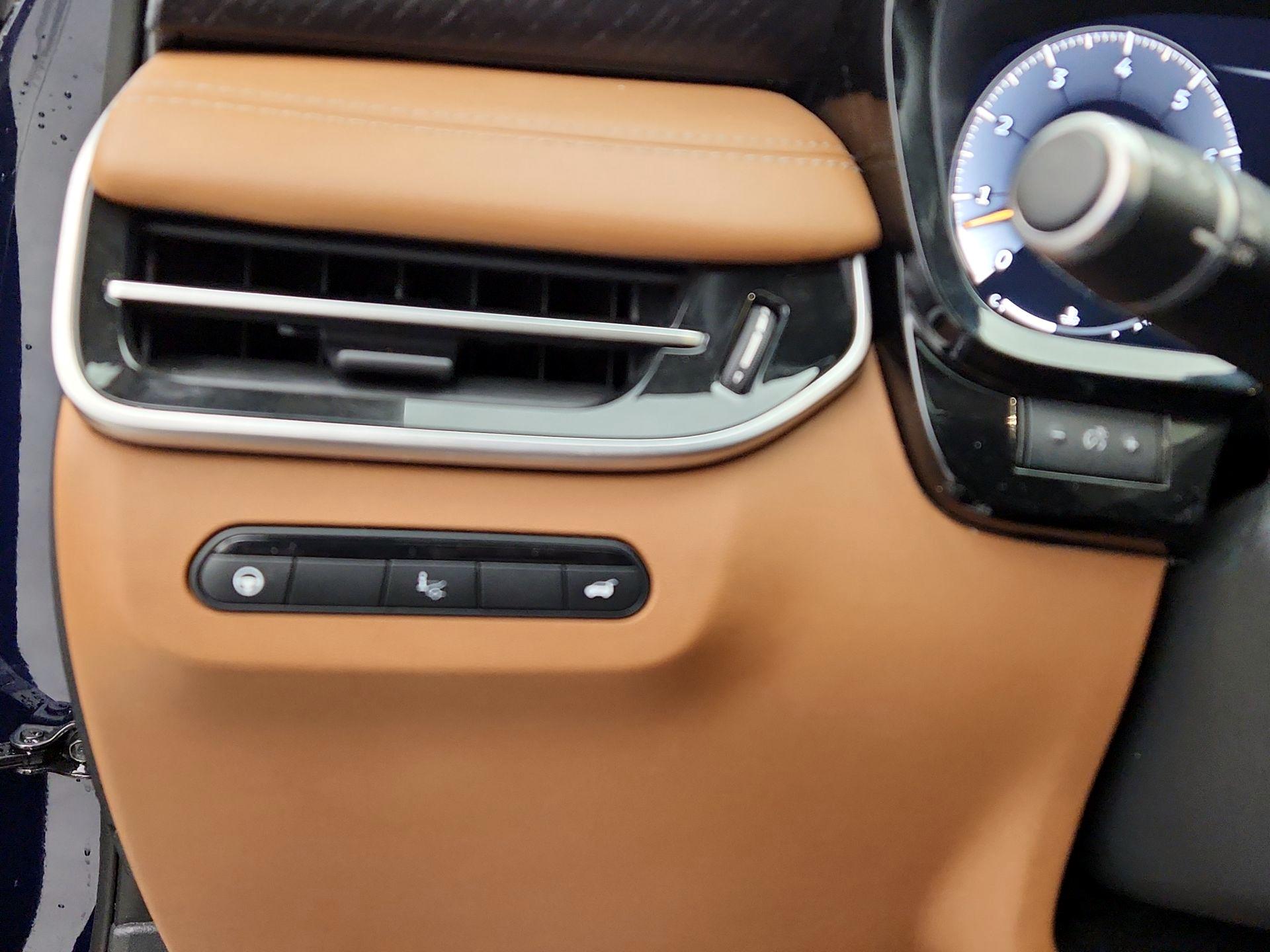 Thumbnail: 2023 INFINITI QX60 - 13