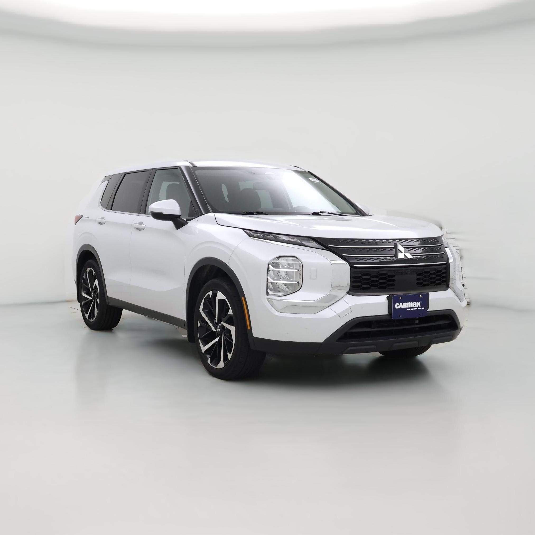 Thumbnail: 2022 Mitsubishi Outlander - 1