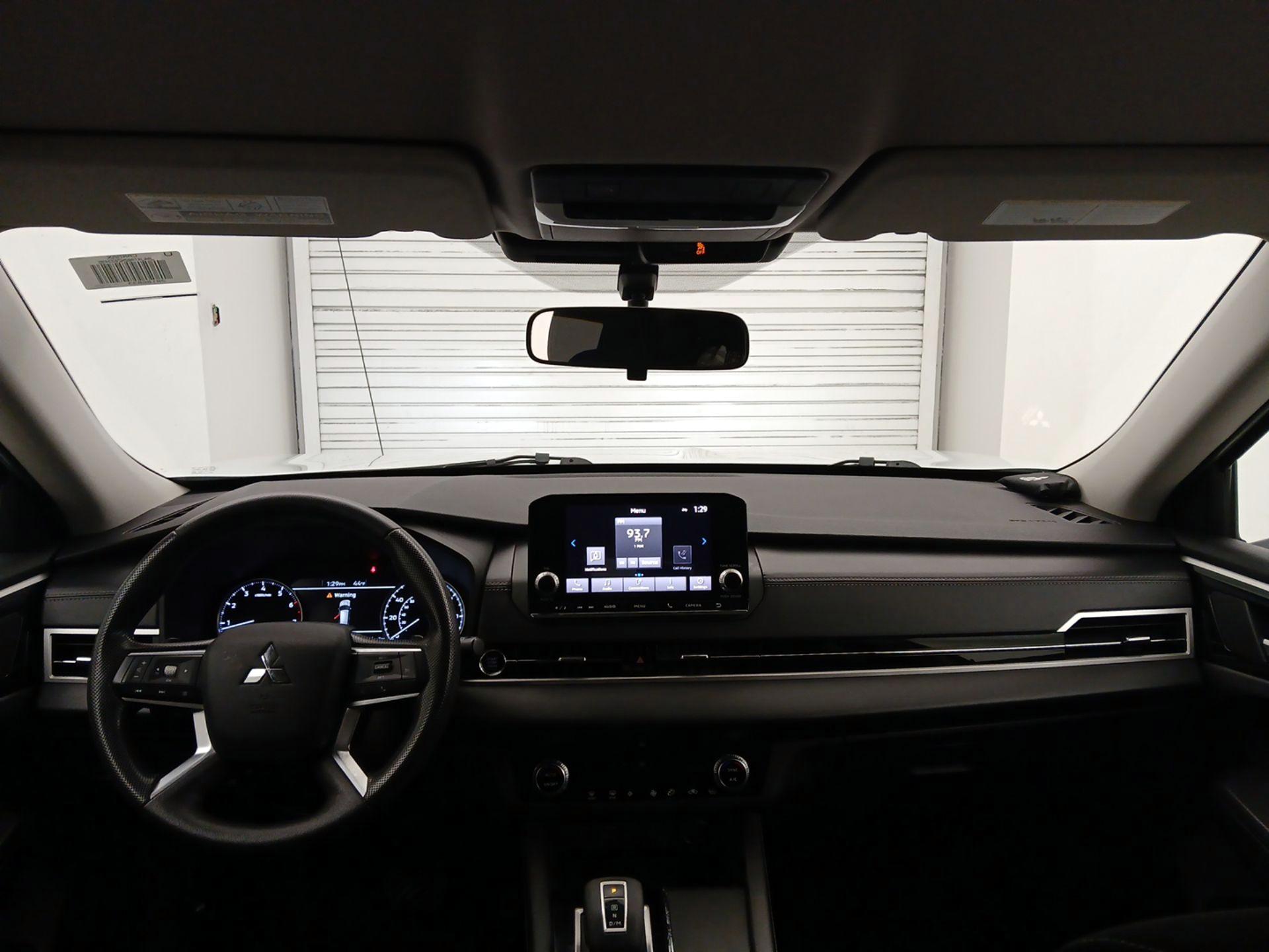 Thumbnail: 2022 Mitsubishi Outlander - 9