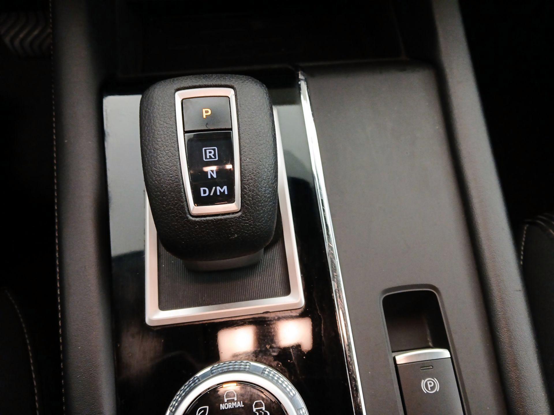 Thumbnail: 2022 Mitsubishi Outlander - 17