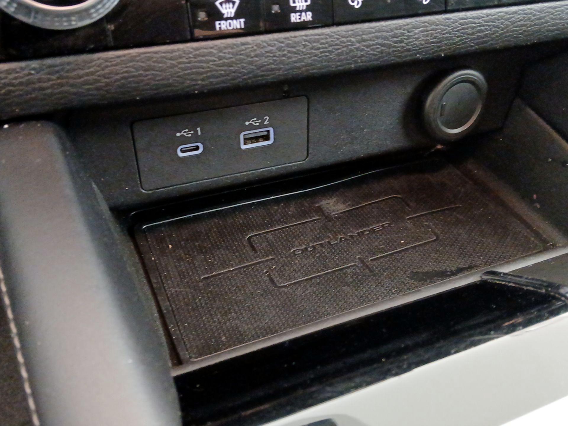 Thumbnail: 2022 Mitsubishi Outlander - 18