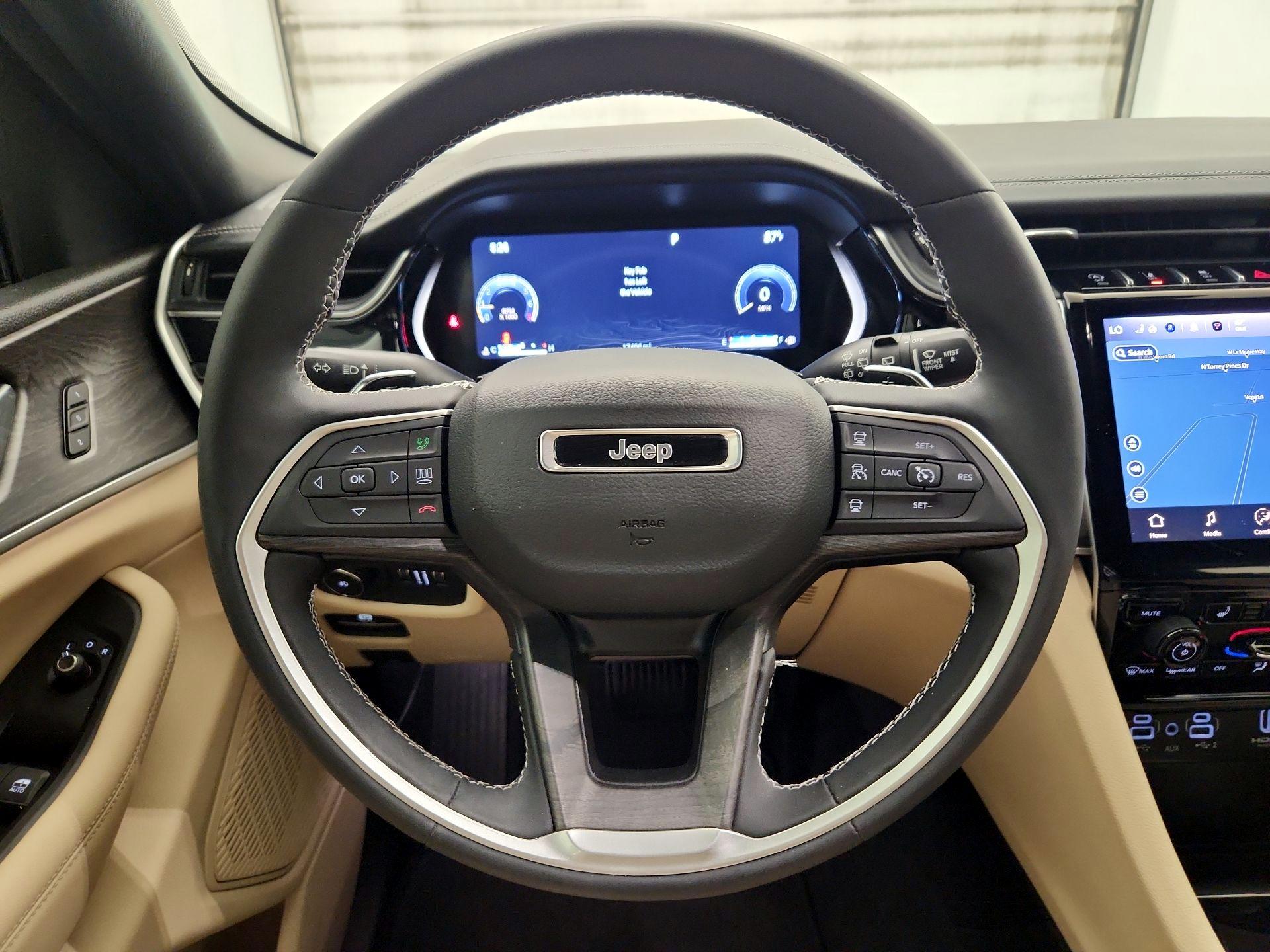 Thumbnail: 2023 Jeep Grand Cherokee - 10