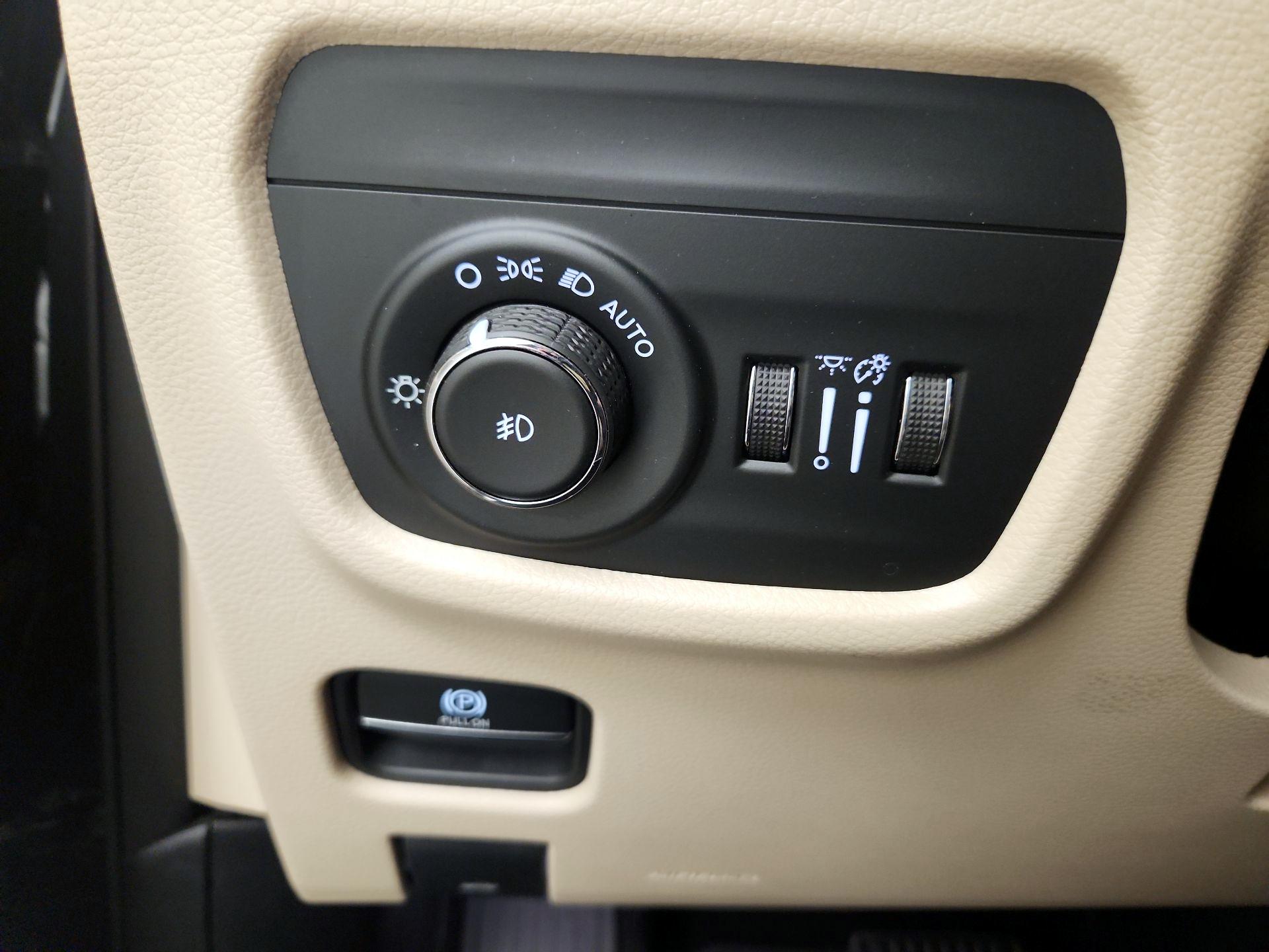 Thumbnail: 2023 Jeep Grand Cherokee - 13