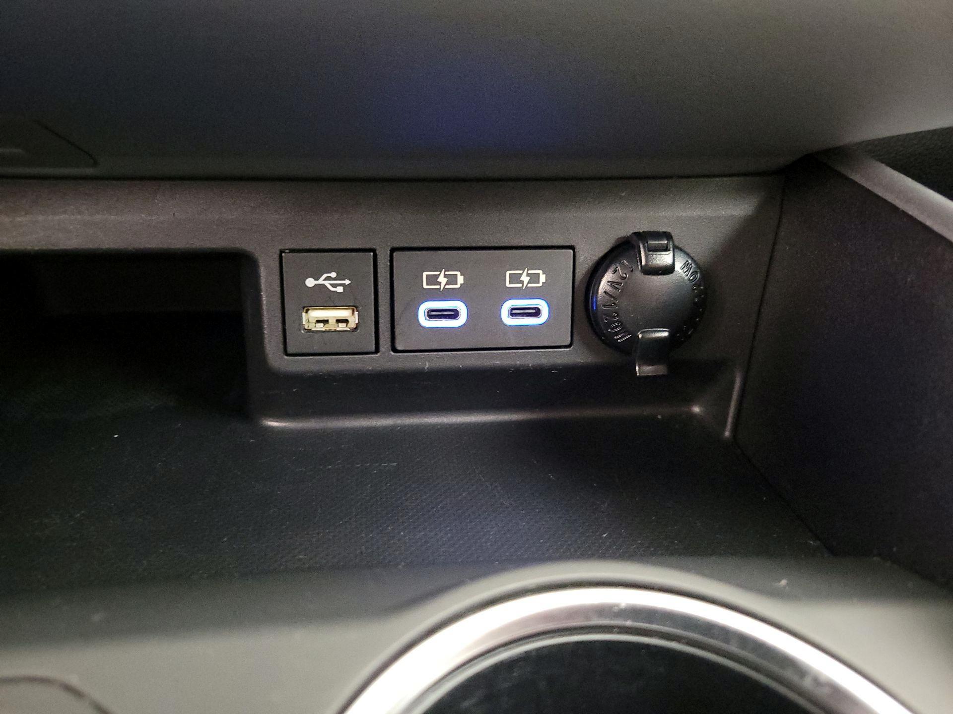 Thumbnail: 2022 Toyota Highlander - 18