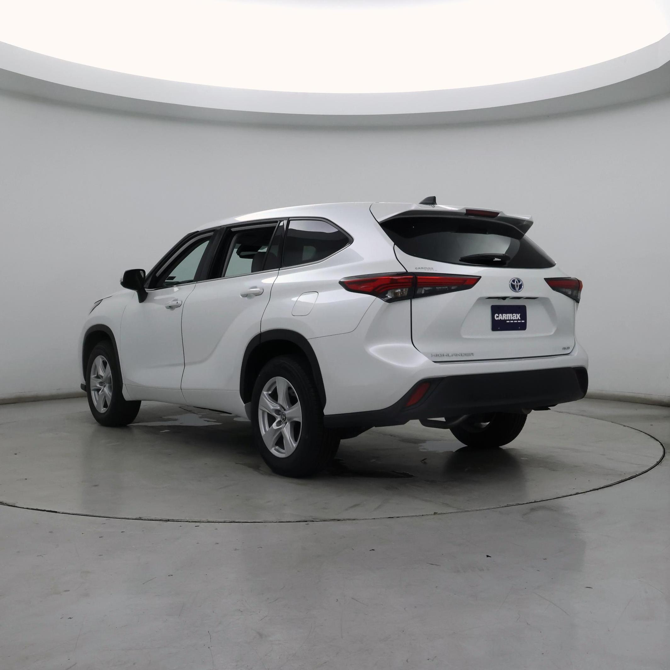 Thumbnail: 2022 Toyota Highlander - 2