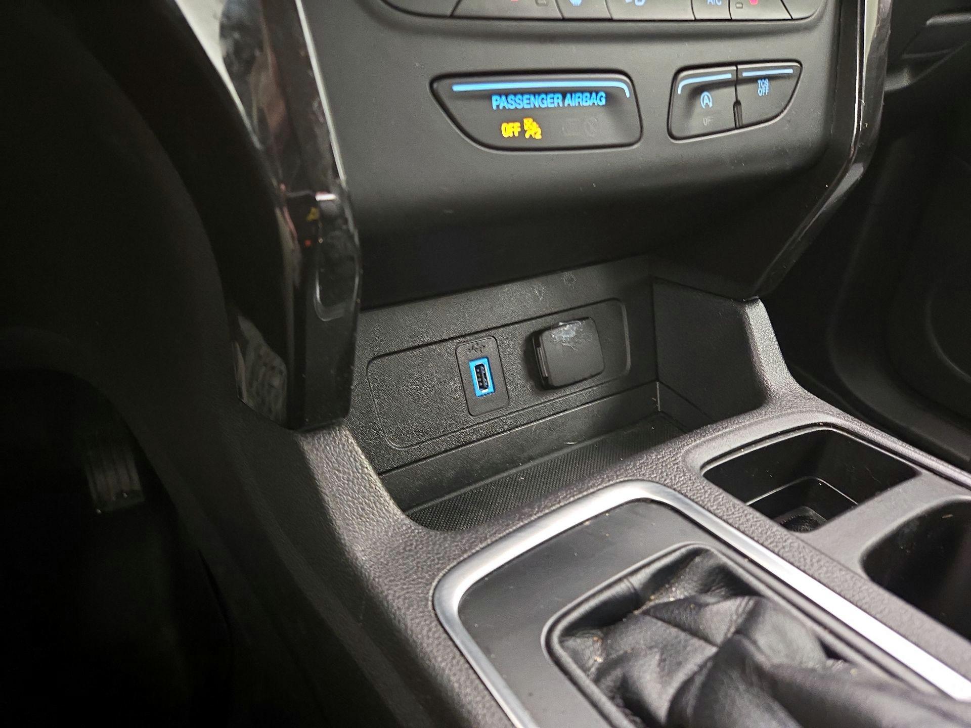 Thumbnail: 2019 Ford Escape - 18