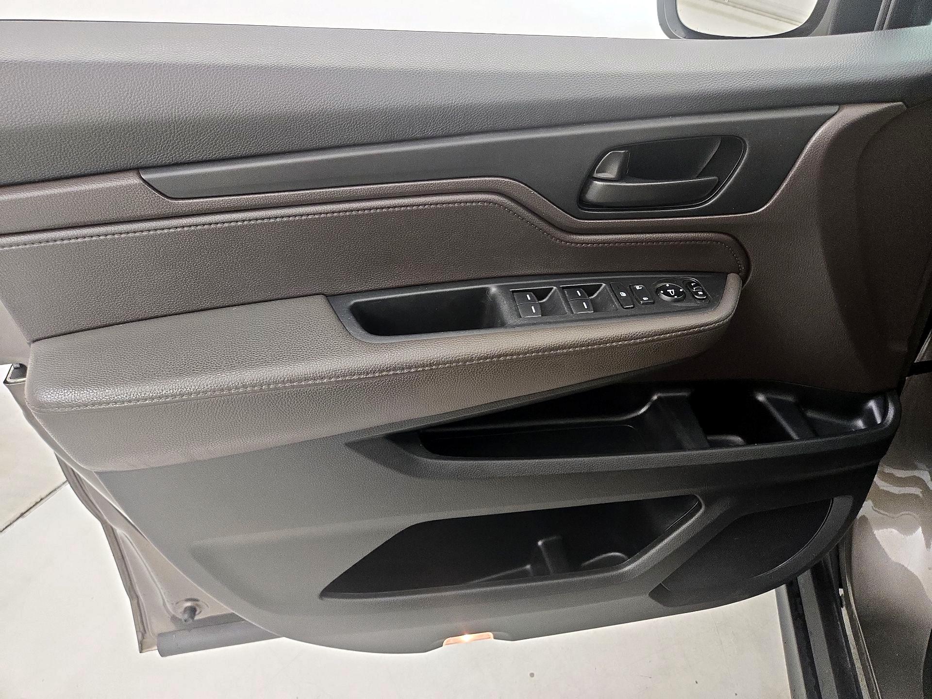 Thumbnail: 2021 Honda Odyssey - 12