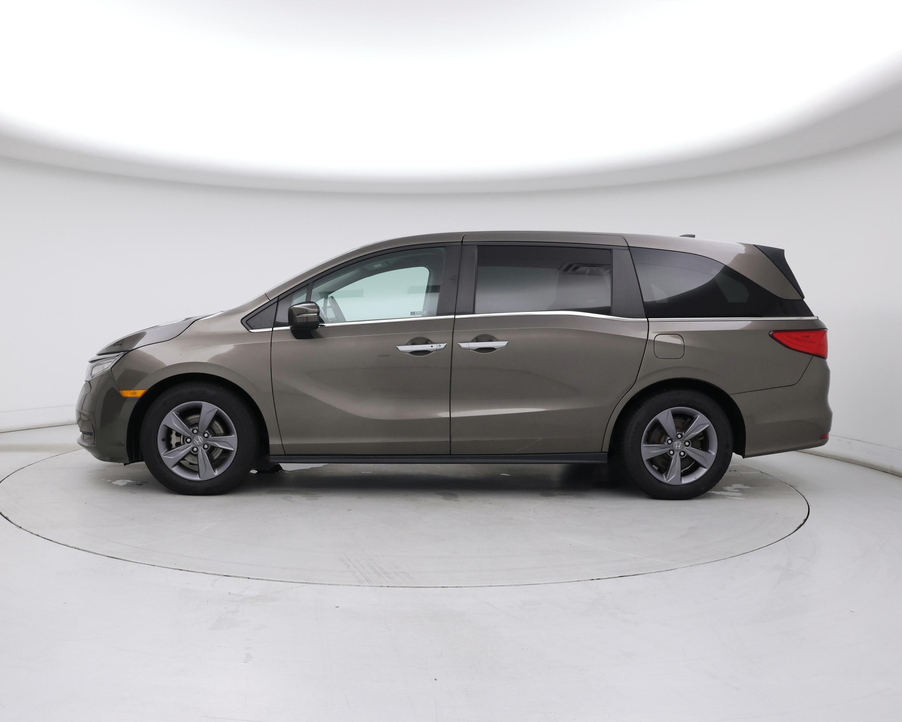 Thumbnail: 2021 Honda Odyssey - 3