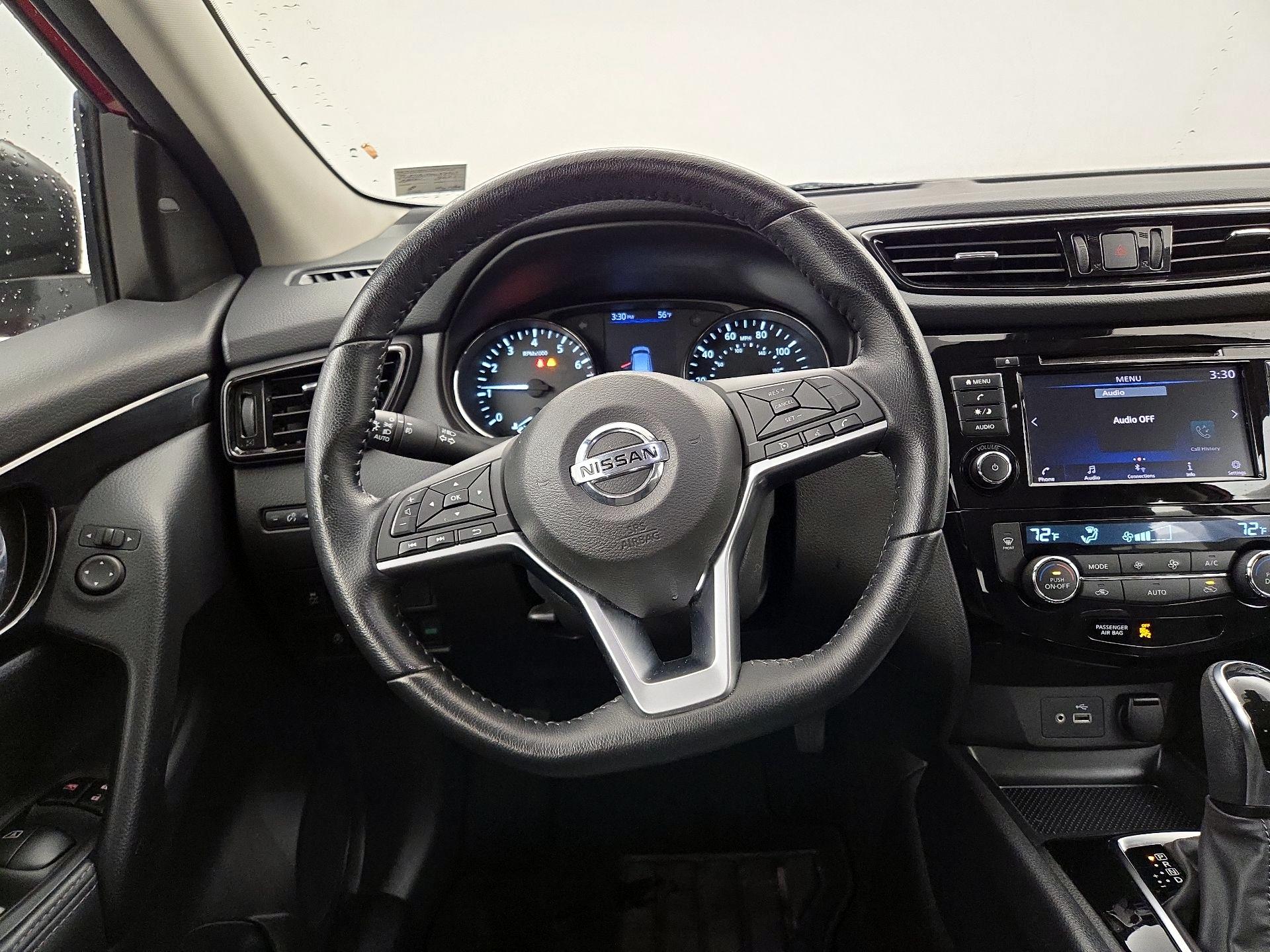 Thumbnail: 2021 Nissan Rogue Sport - 10