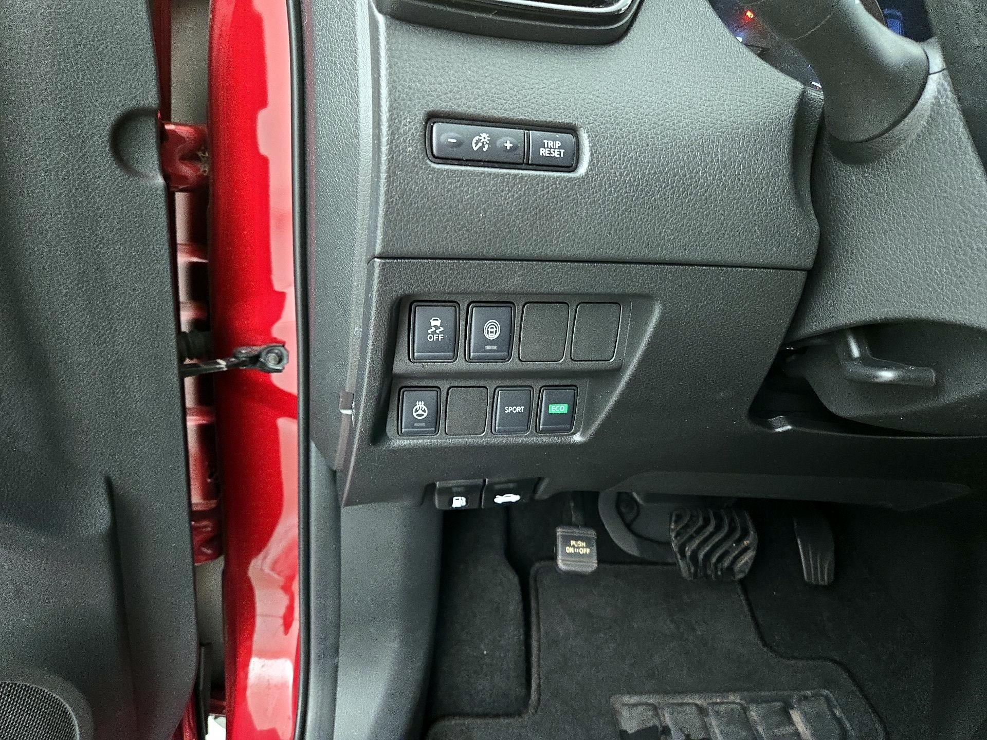 Thumbnail: 2021 Nissan Rogue Sport - 13