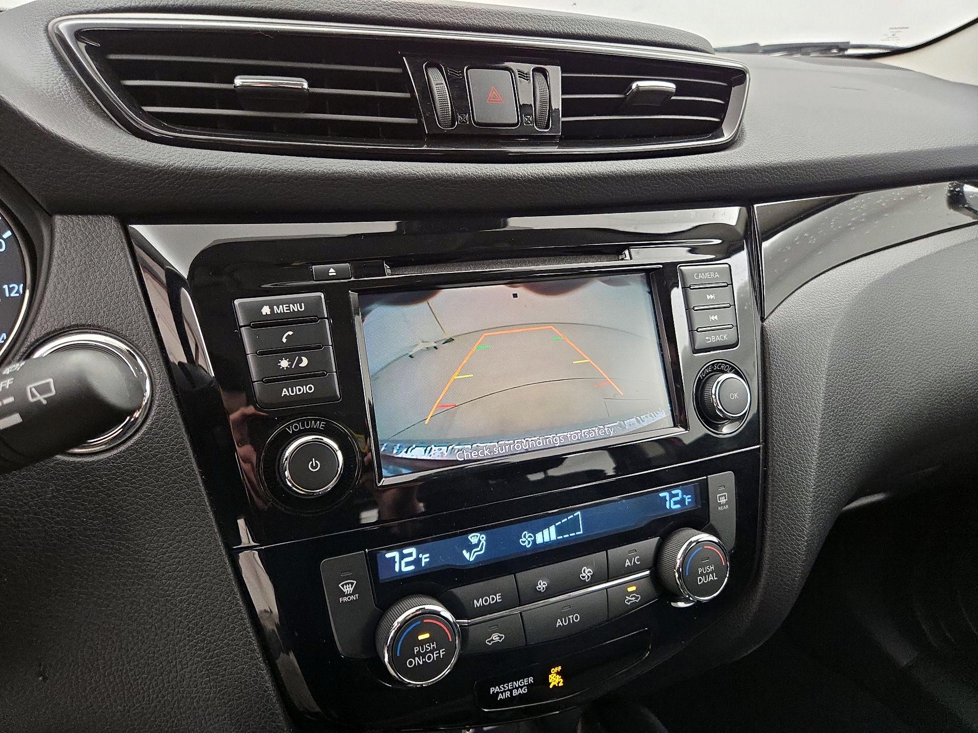 Thumbnail: 2021 Nissan Rogue Sport - 14