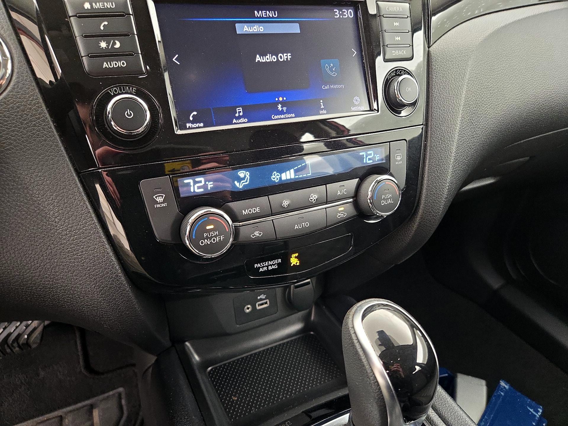 Thumbnail: 2021 Nissan Rogue Sport - 16