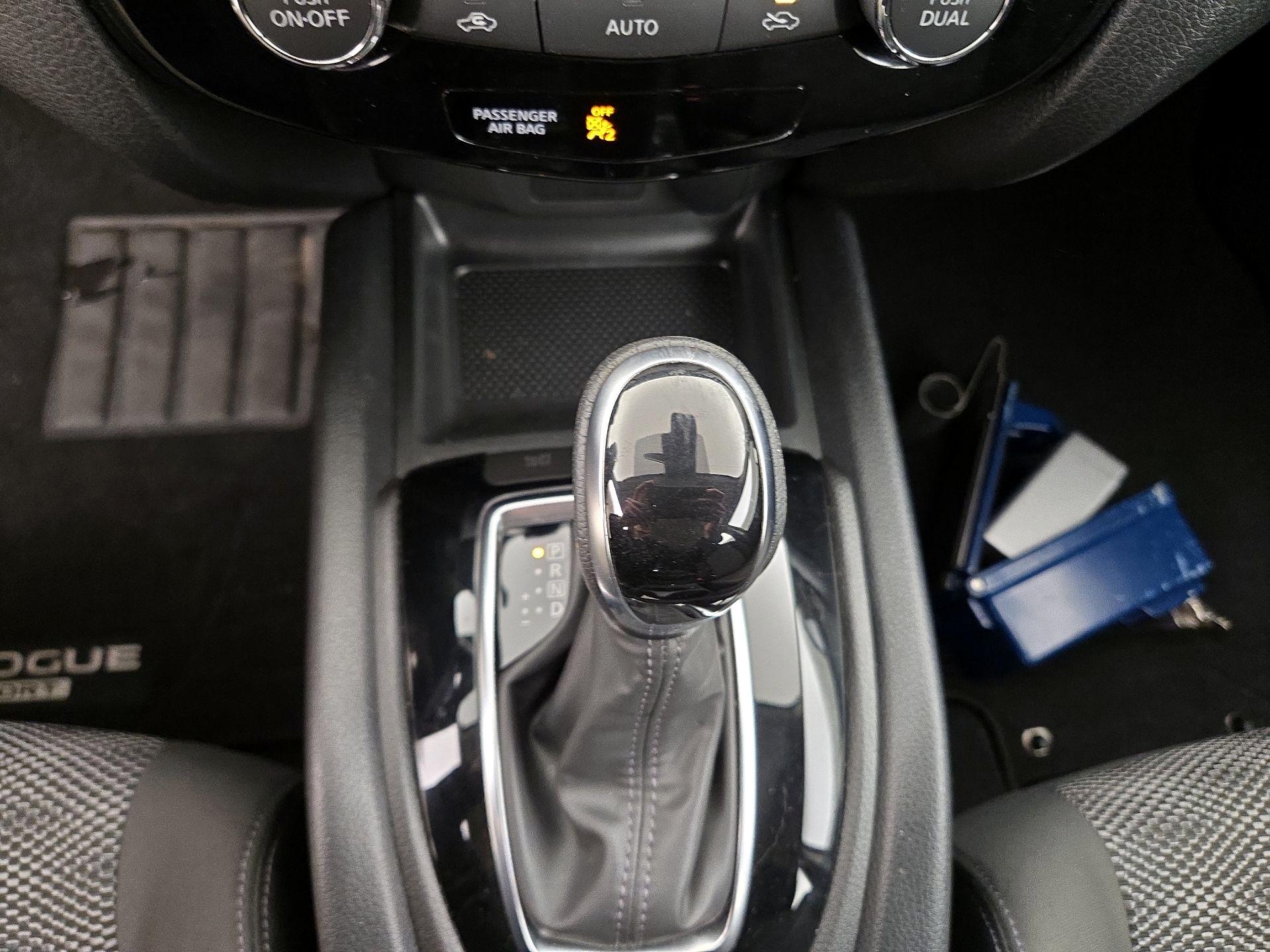 Thumbnail: 2021 Nissan Rogue Sport - 17