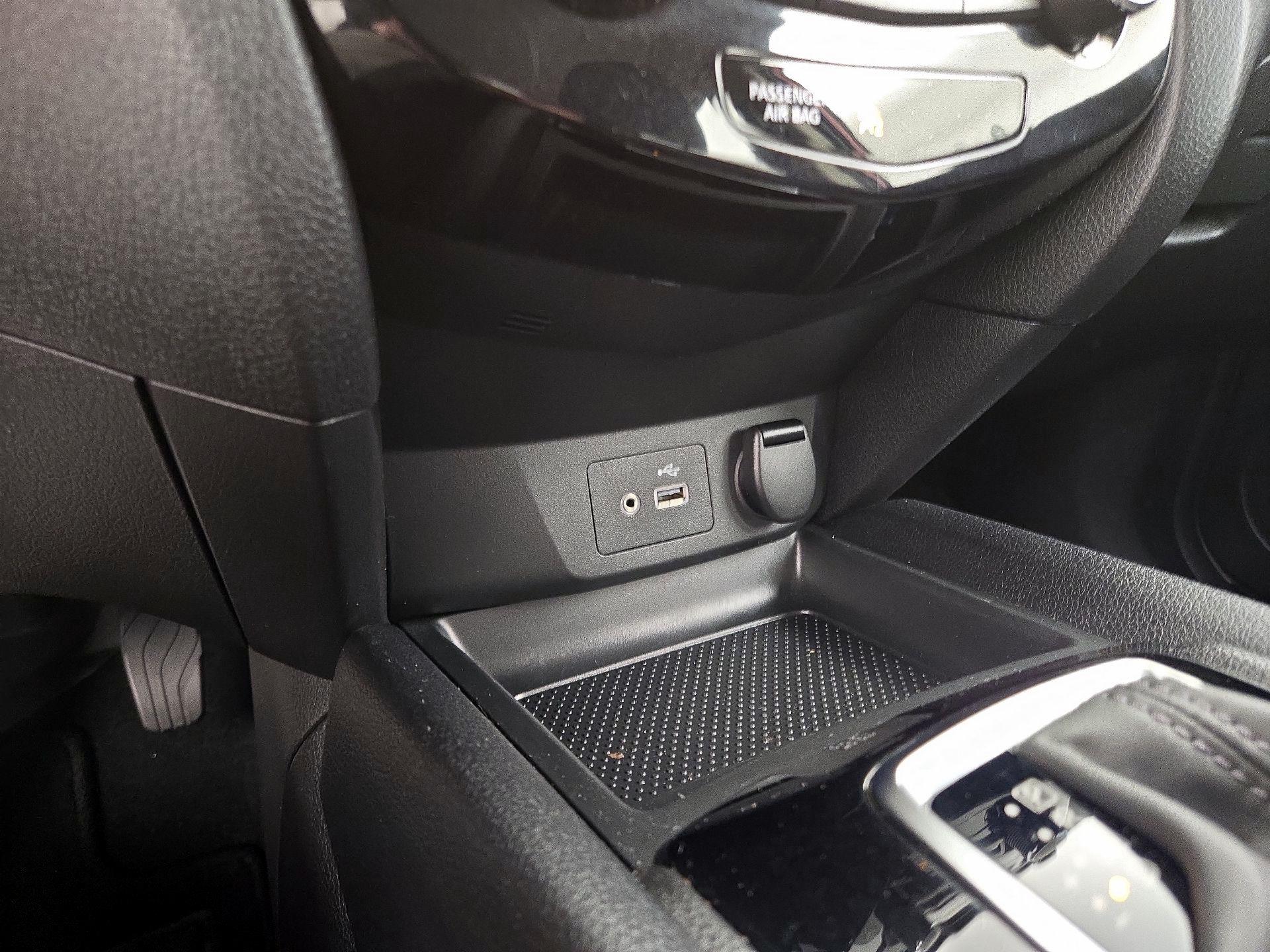 Thumbnail: 2021 Nissan Rogue Sport - 18