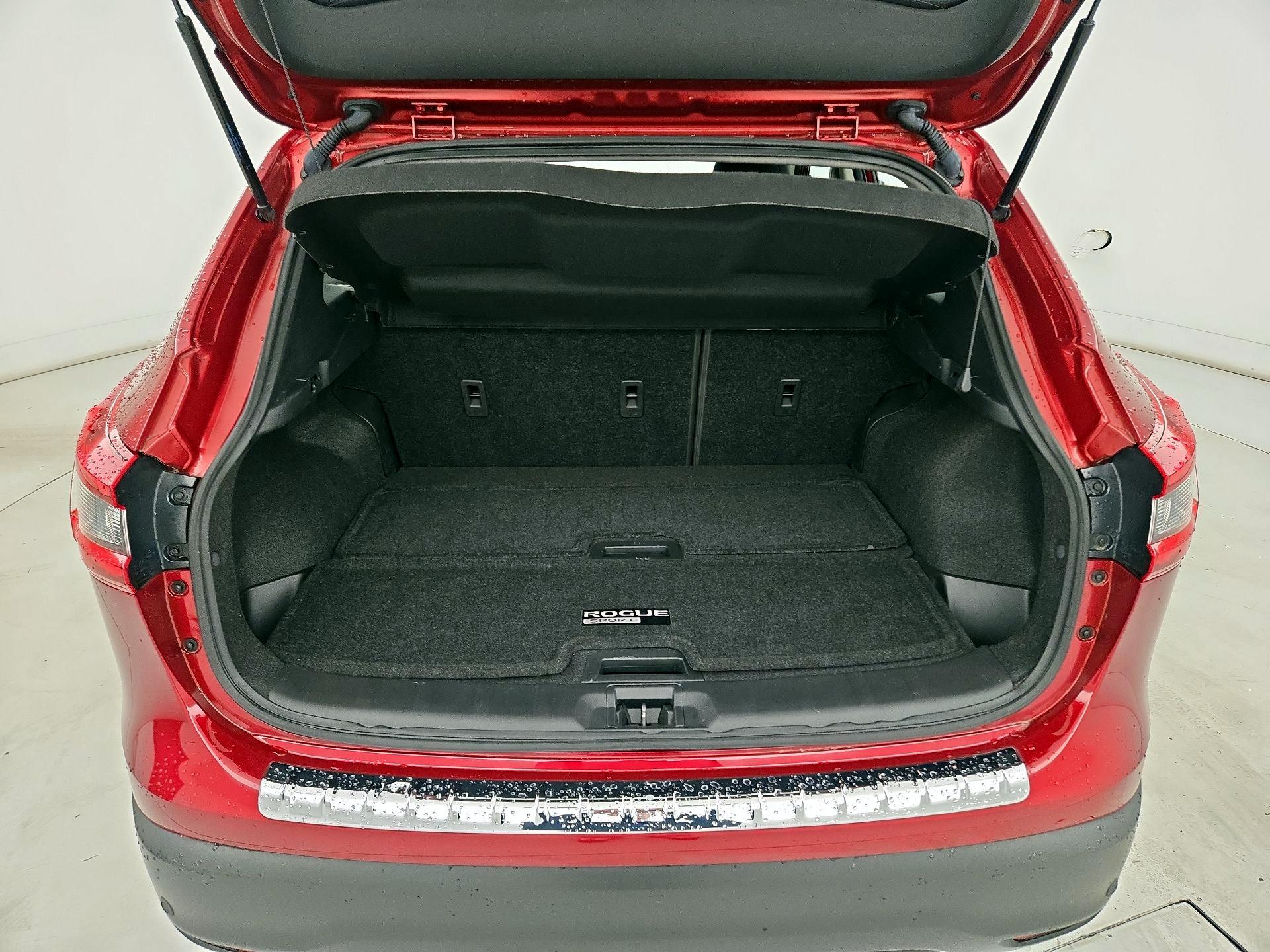 Thumbnail: 2021 Nissan Rogue Sport - 20