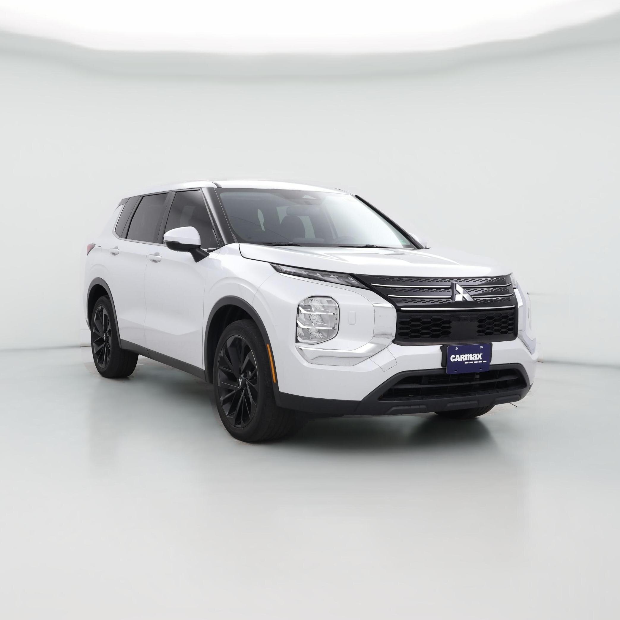 Thumbnail: 2022 Mitsubishi Outlander - 1