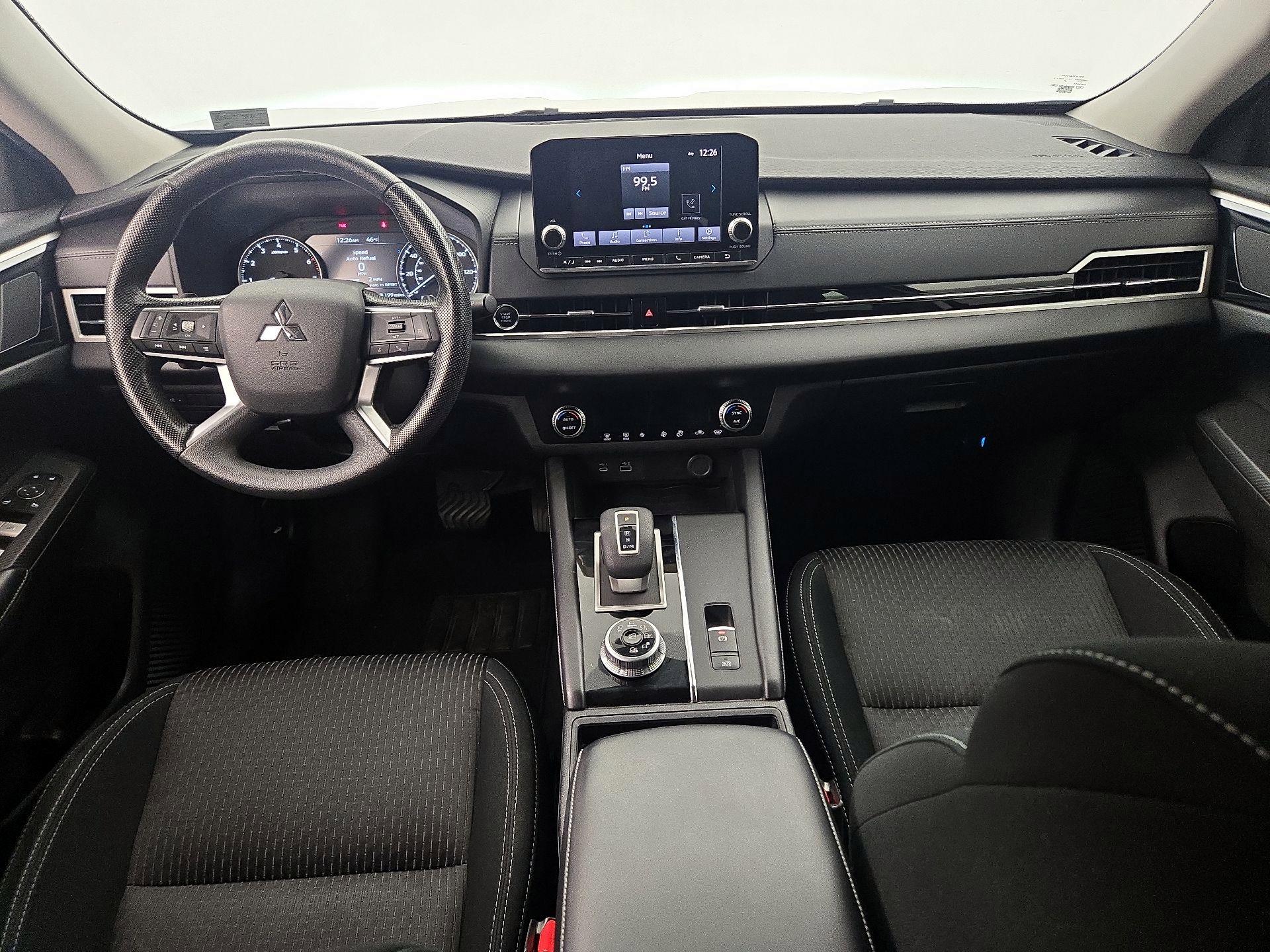 Thumbnail: 2022 Mitsubishi Outlander - 9