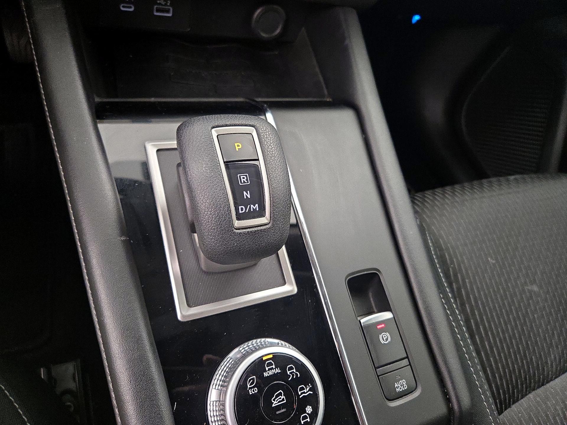 Thumbnail: 2022 Mitsubishi Outlander - 17