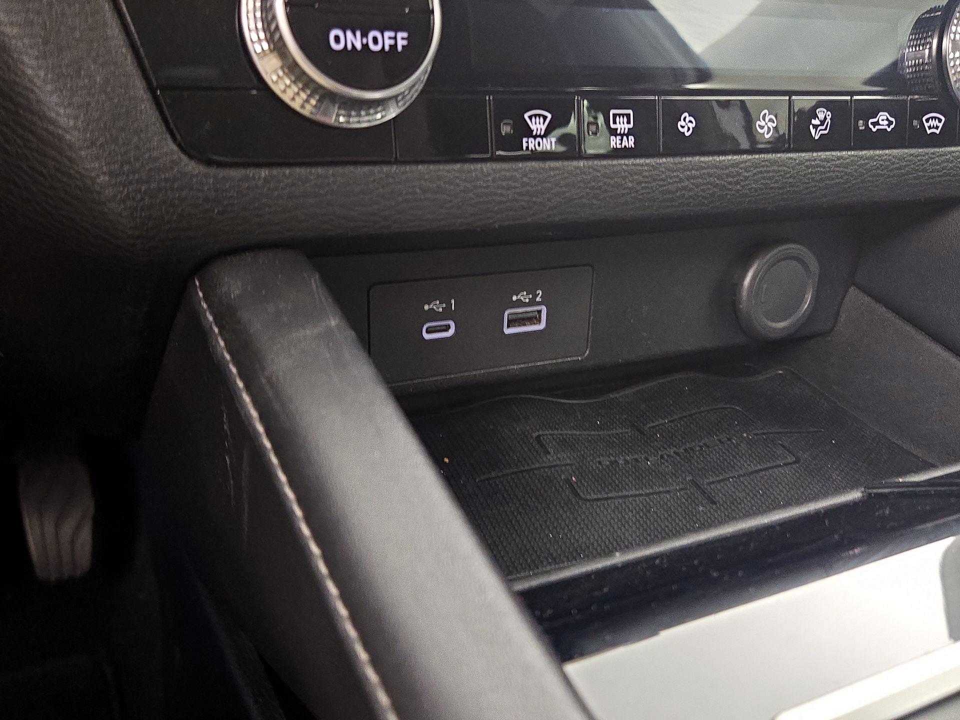 Thumbnail: 2022 Mitsubishi Outlander - 18