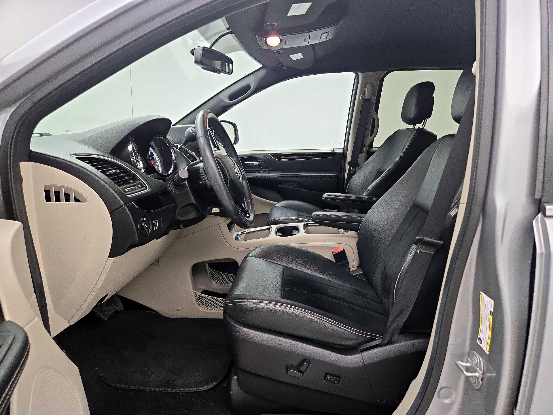 Thumbnail: 2018 Dodge Grand Caravan - 11