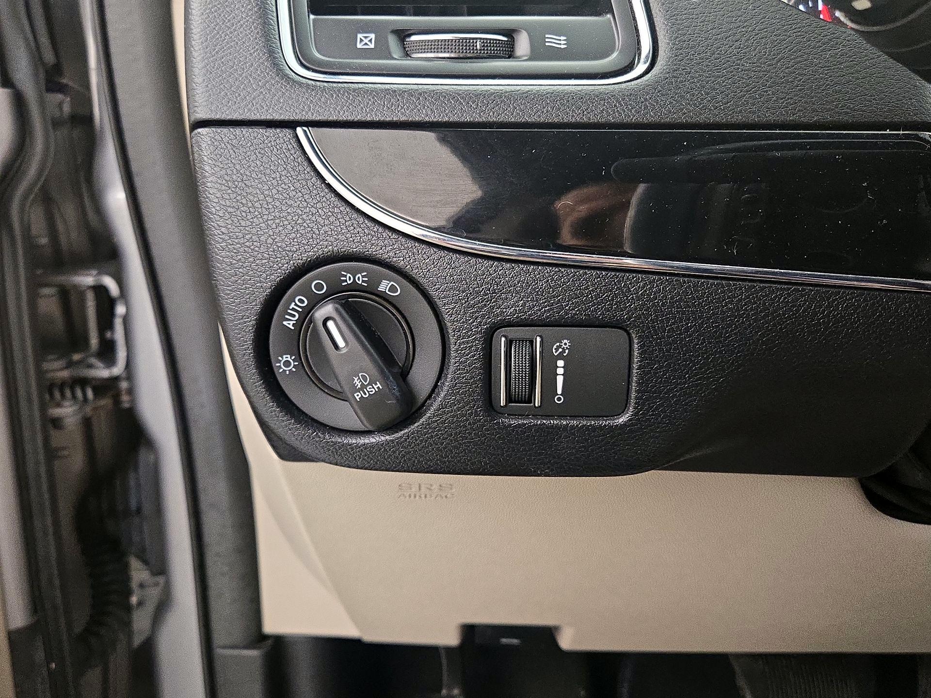 Thumbnail: 2018 Dodge Grand Caravan - 13