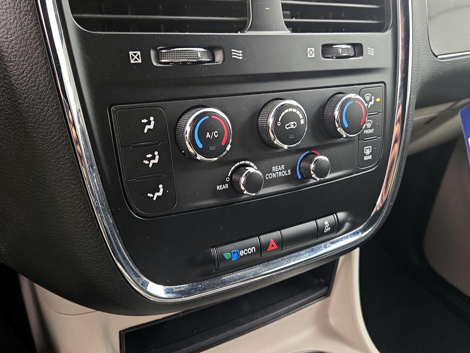 Thumbnail: 2018 Dodge Grand Caravan - 16