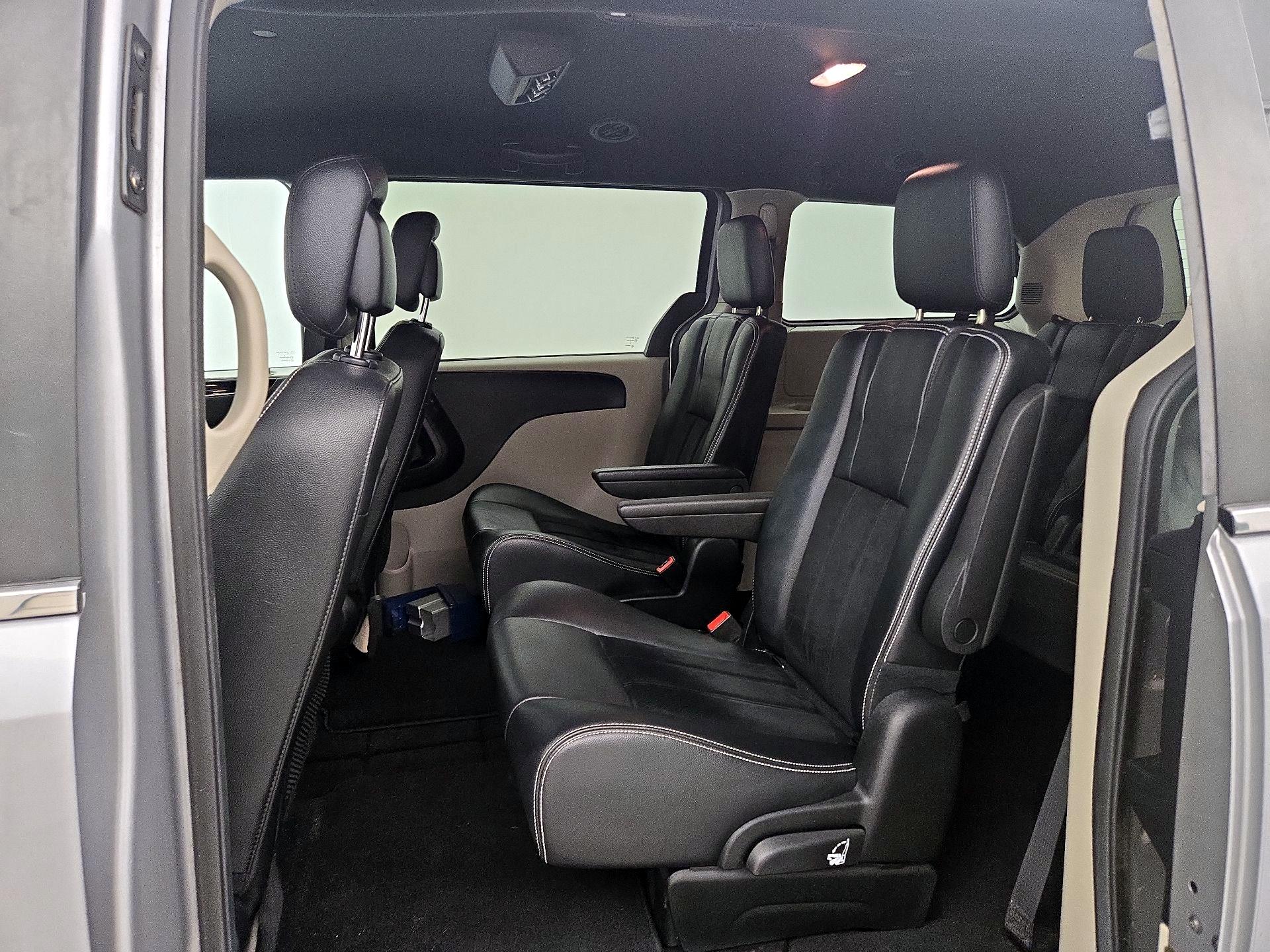 Thumbnail: 2018 Dodge Grand Caravan - 19