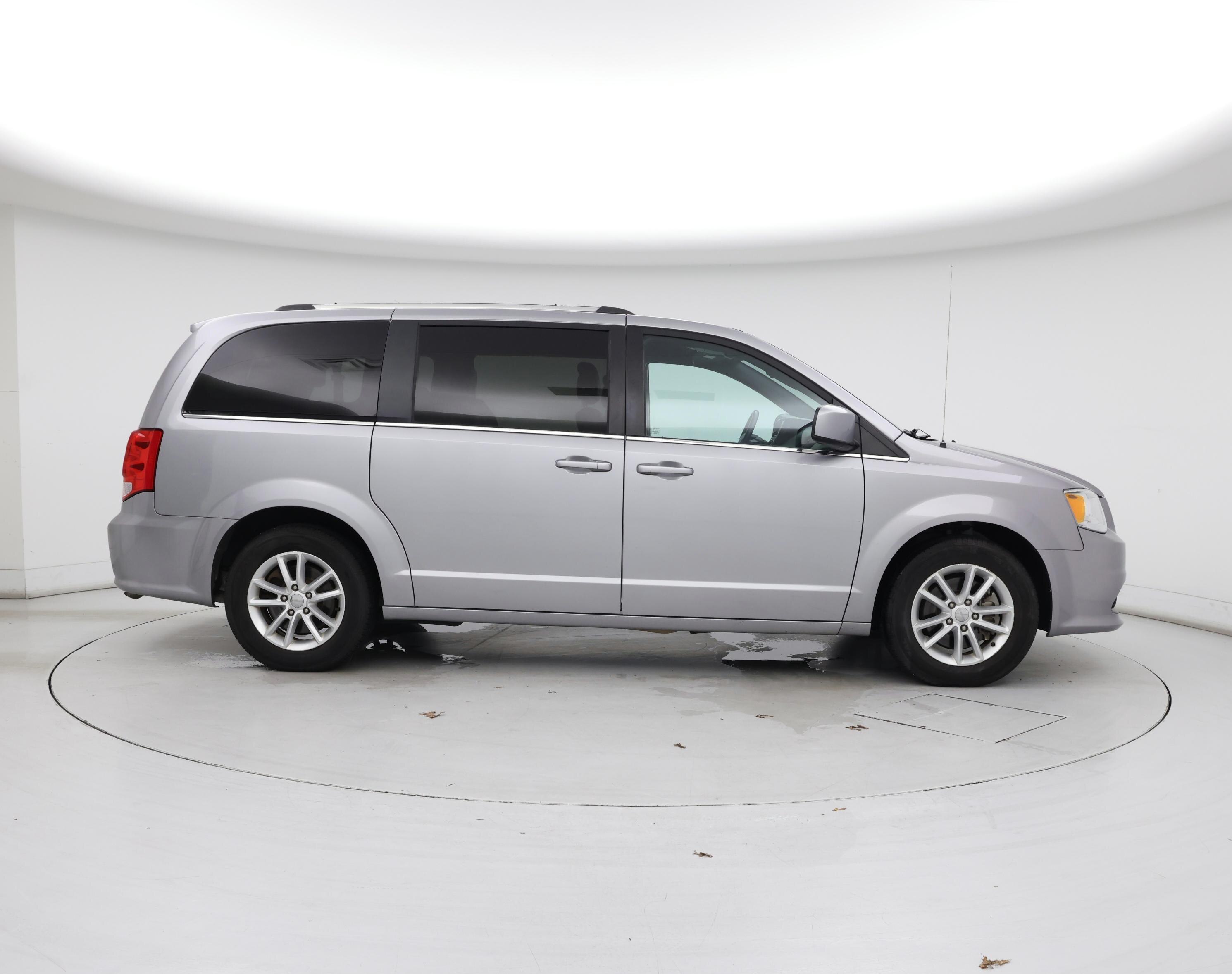 Thumbnail: 2018 Dodge Grand Caravan - 7