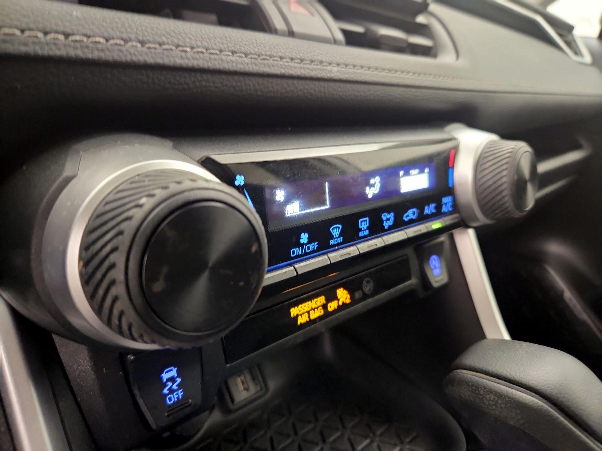 Thumbnail: 2022 Toyota RAV4 - 16