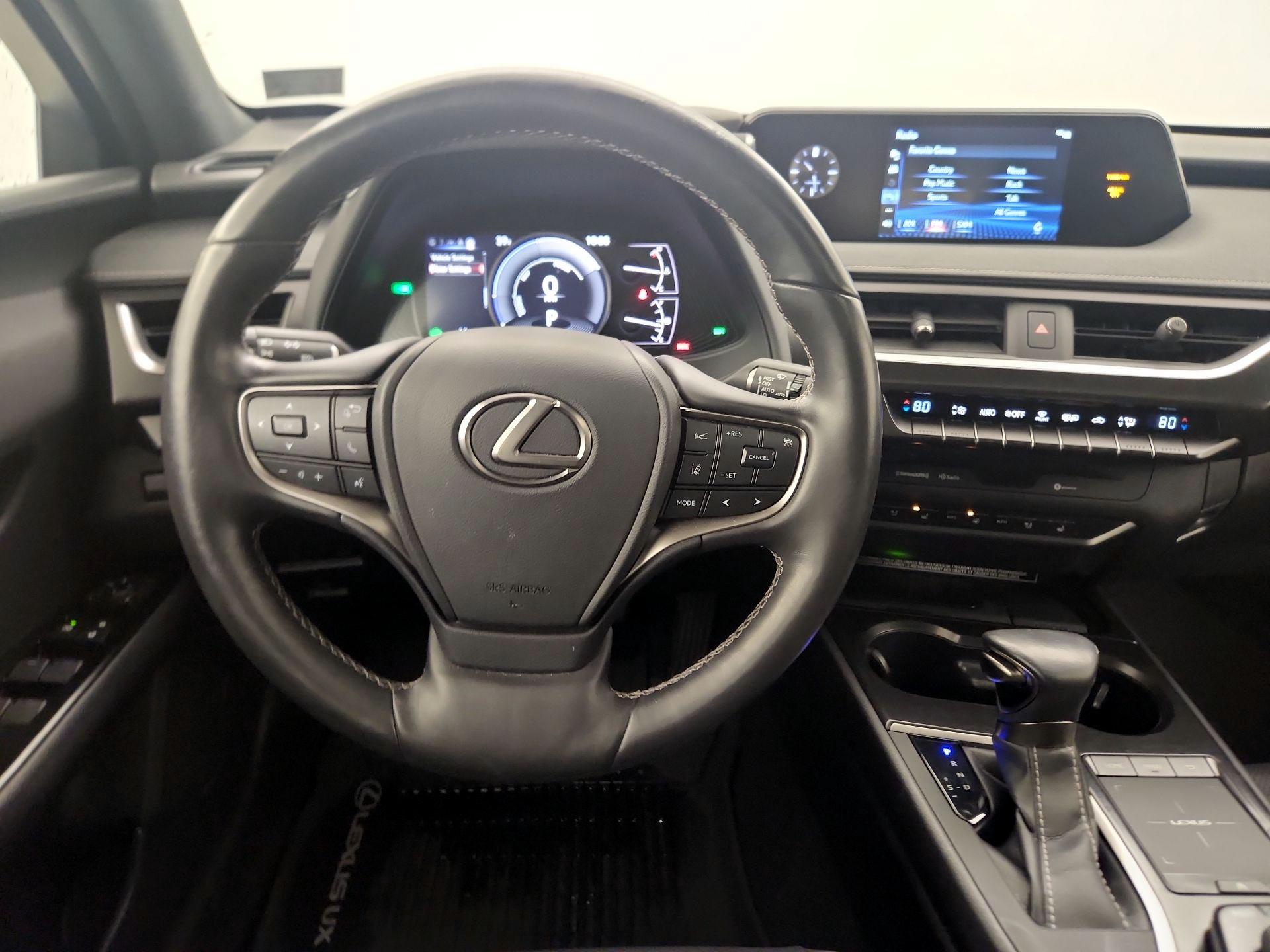 Thumbnail: 2021 Lexus UX - 10