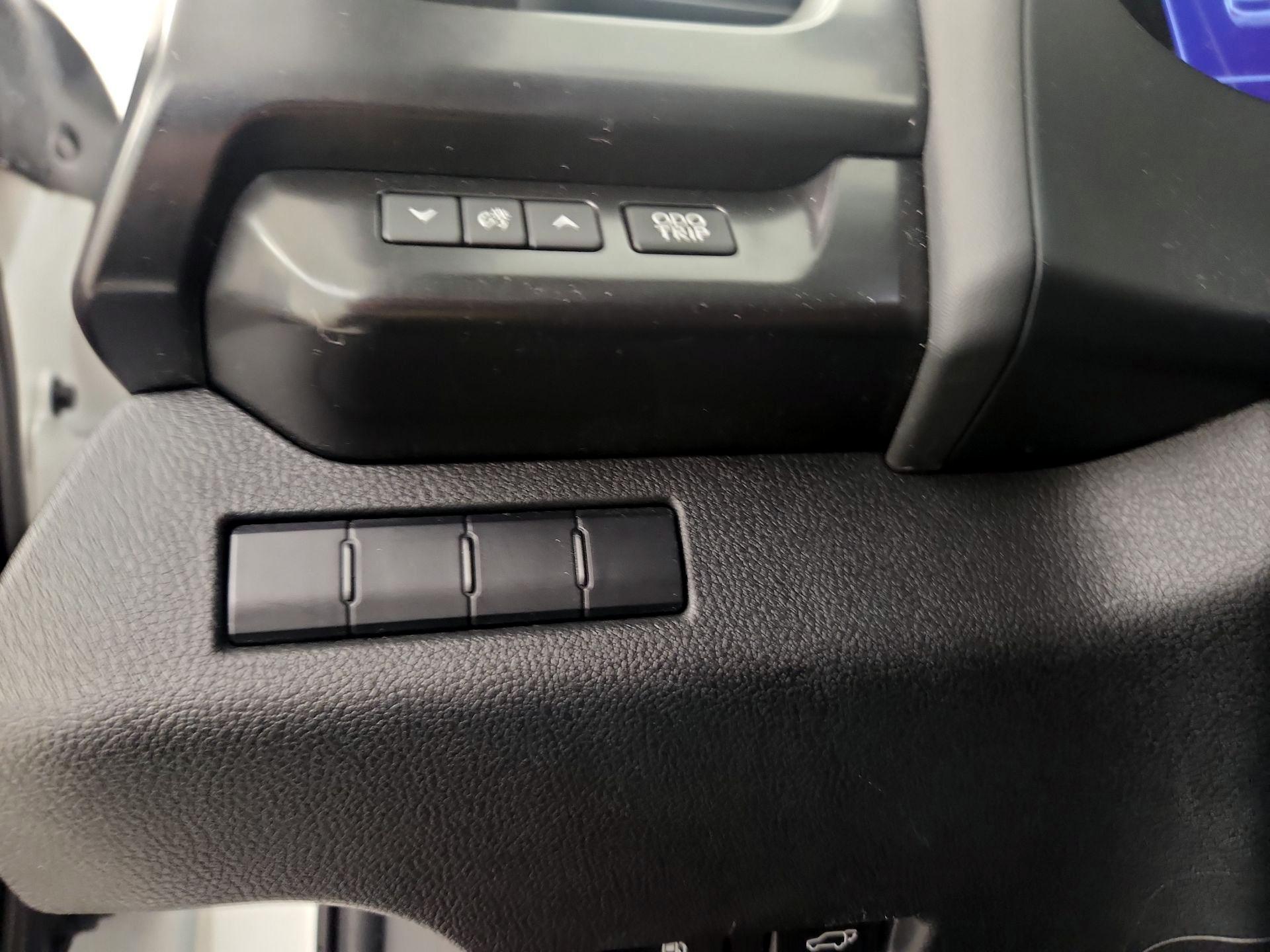 Thumbnail: 2021 Lexus UX - 13