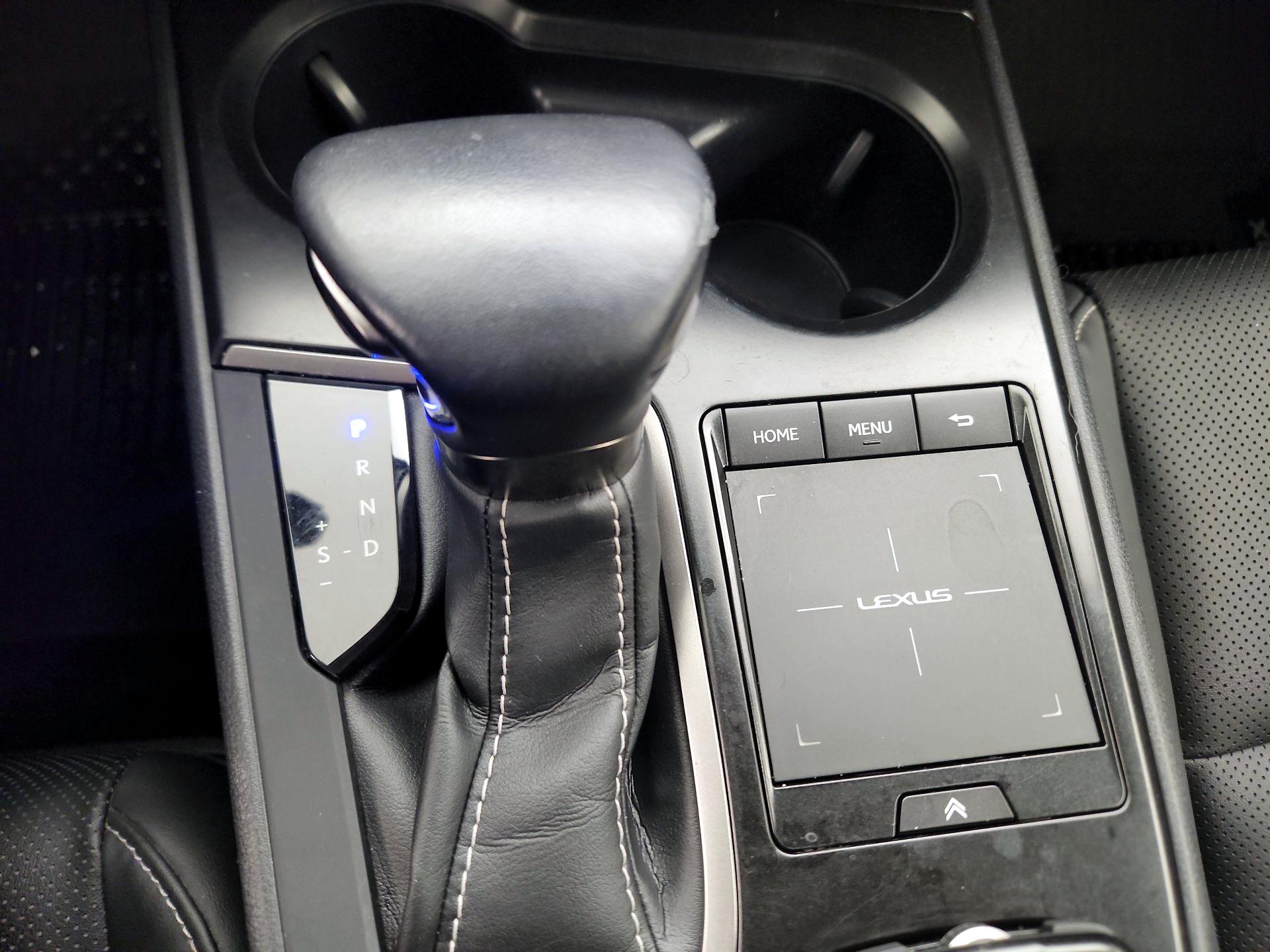 Thumbnail: 2021 Lexus UX - 17