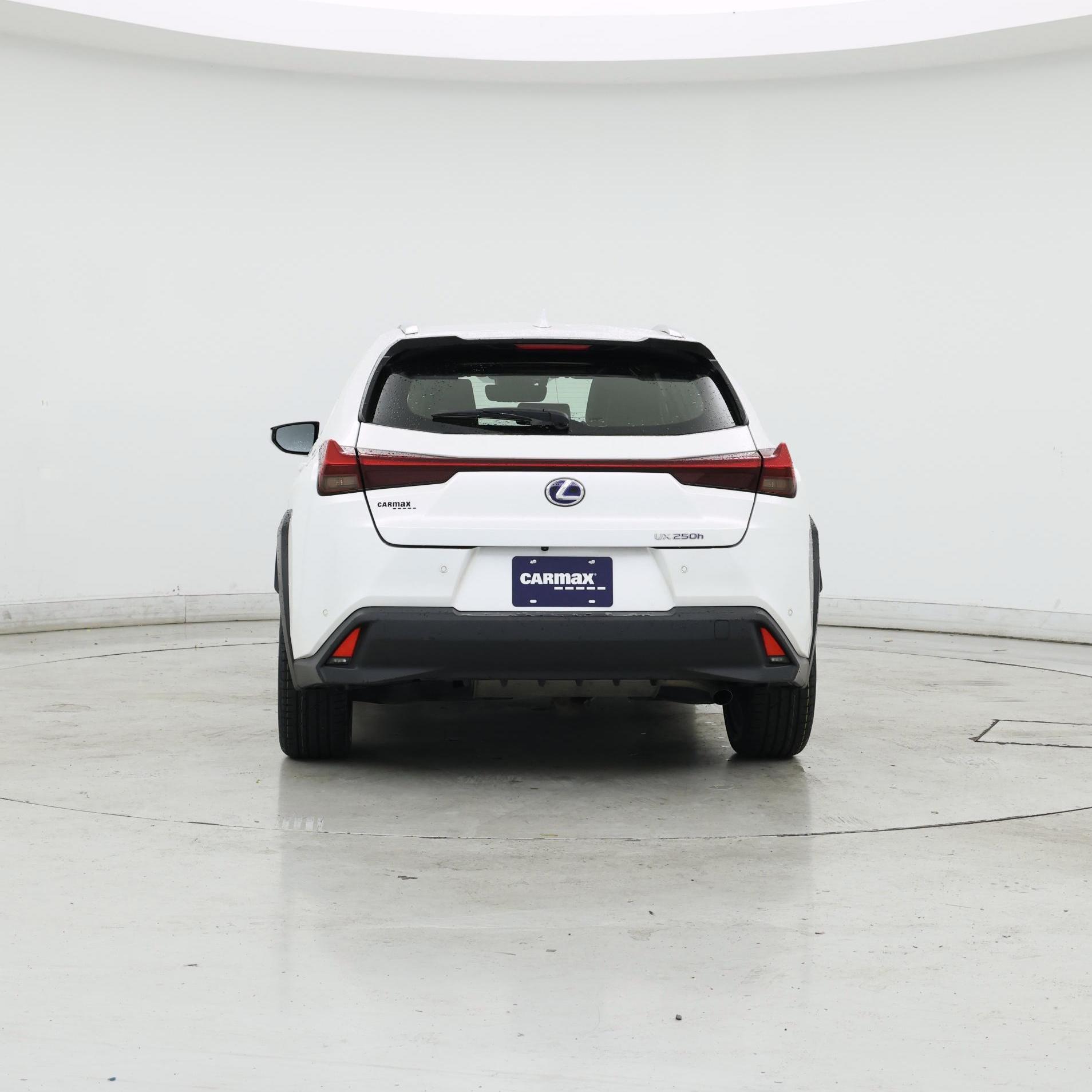 Thumbnail: 2021 Lexus UX - 6