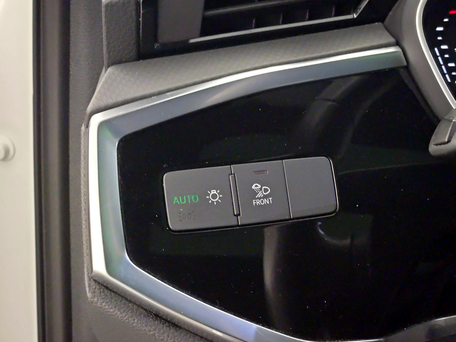 Thumbnail: 2023 Audi Q3 - 13