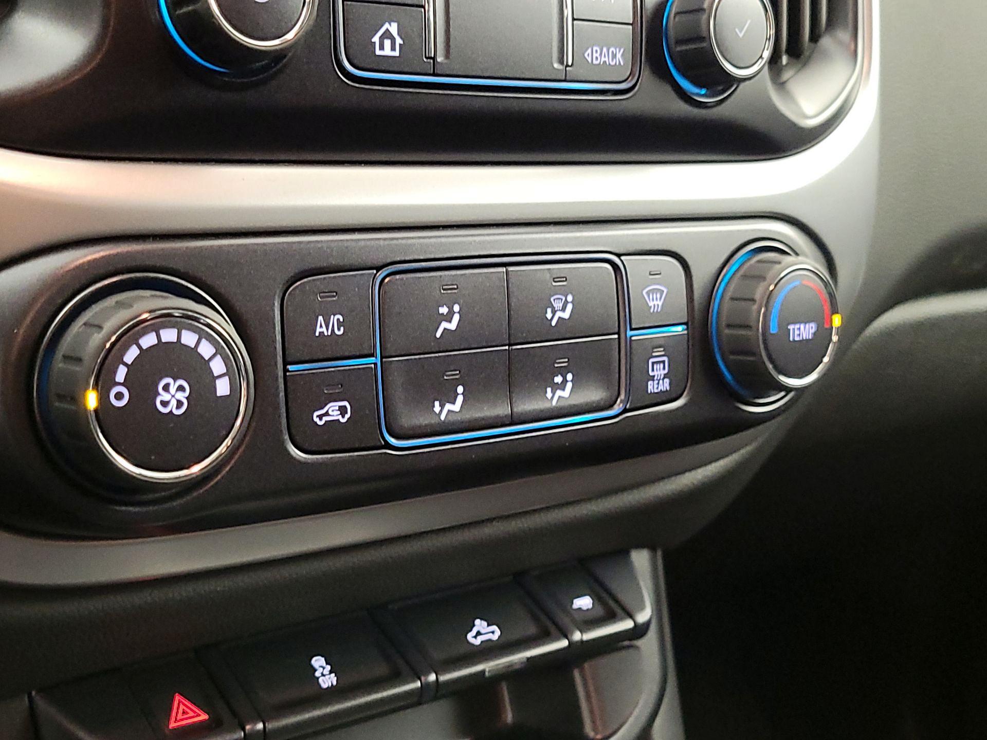 Thumbnail: 2022 Chevrolet Colorado - 16