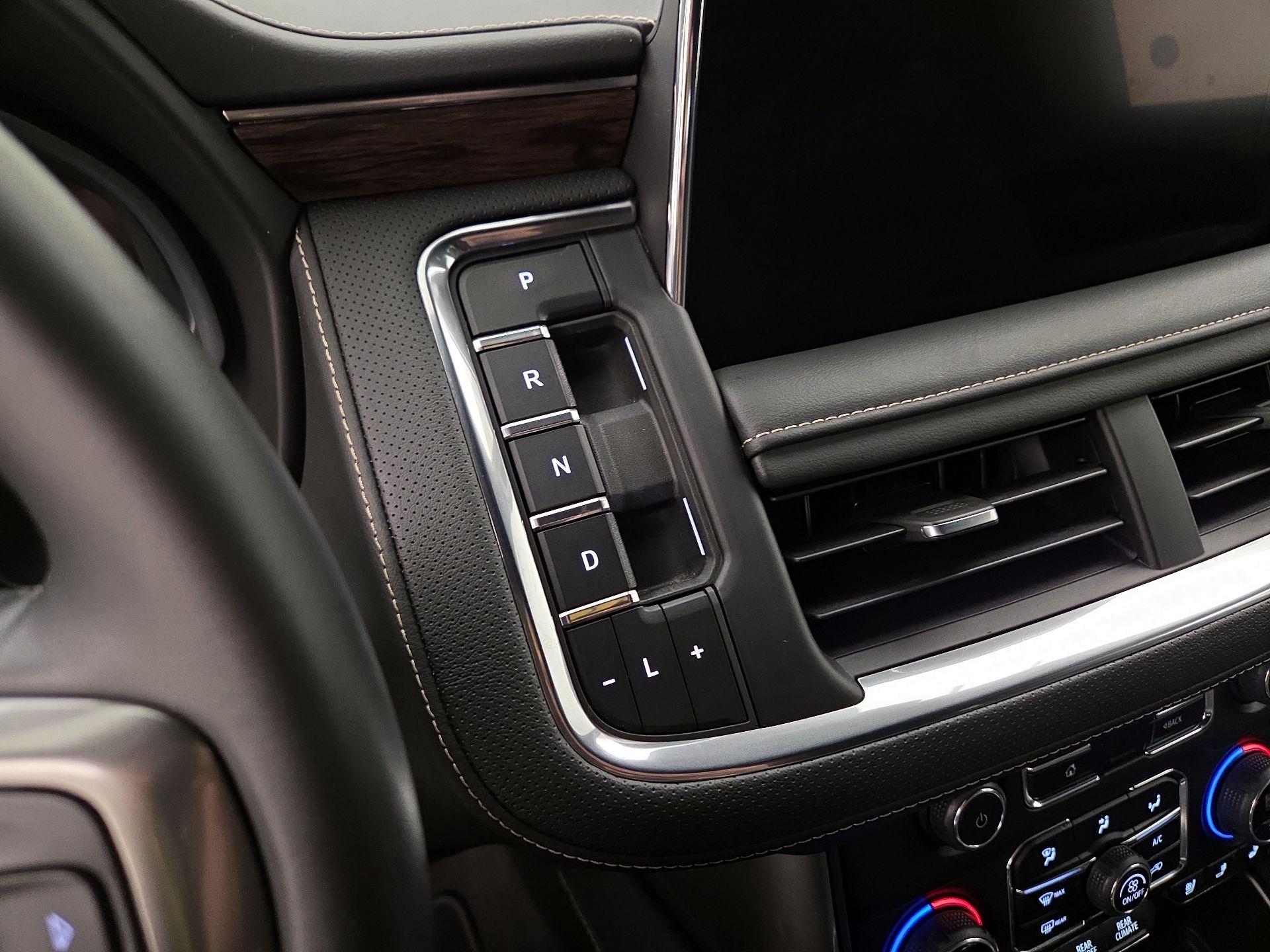 Thumbnail: 2023 Chevrolet Suburban - 17