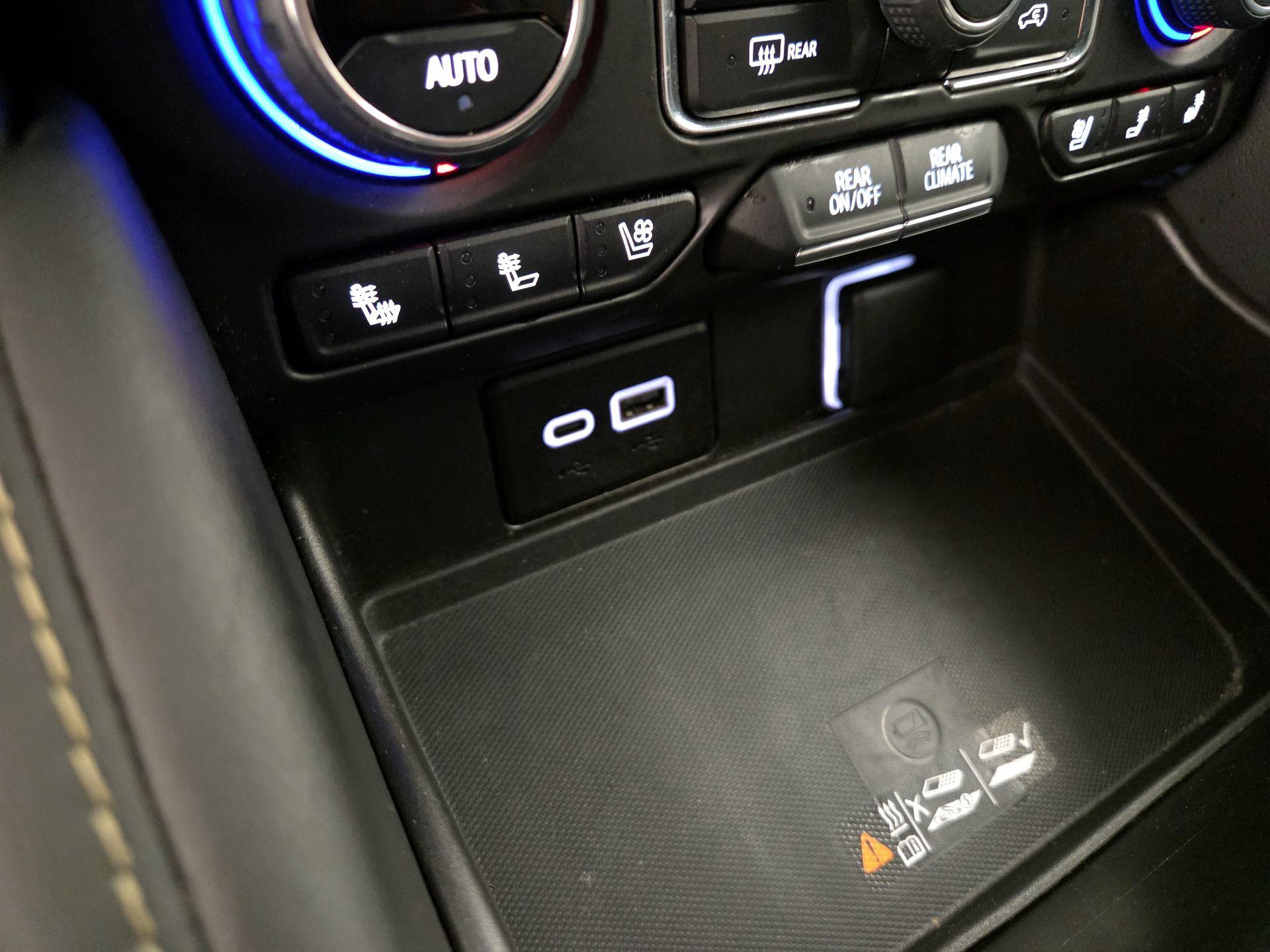 Thumbnail: 2023 Chevrolet Suburban - 18