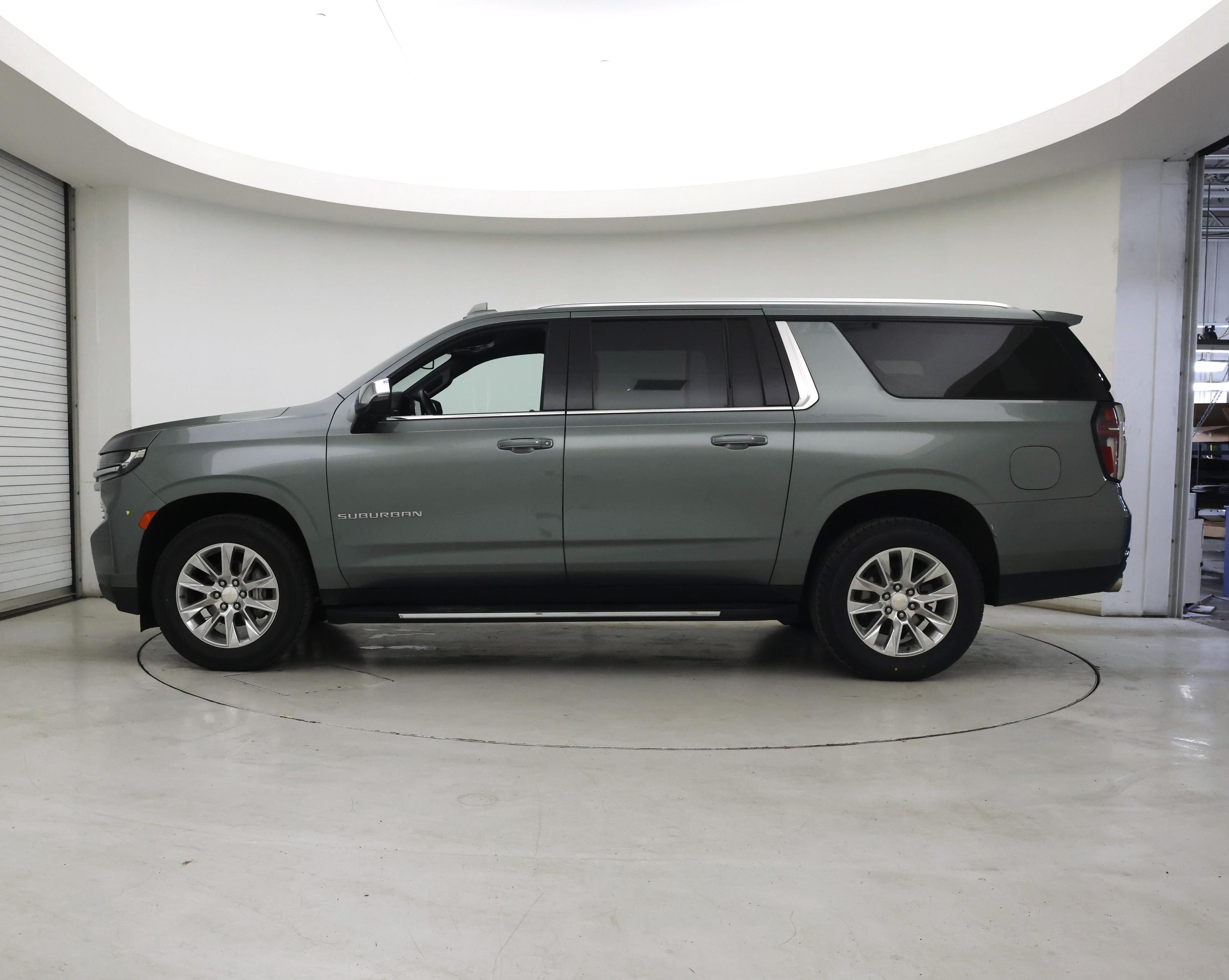 Thumbnail: 2023 Chevrolet Suburban - 3