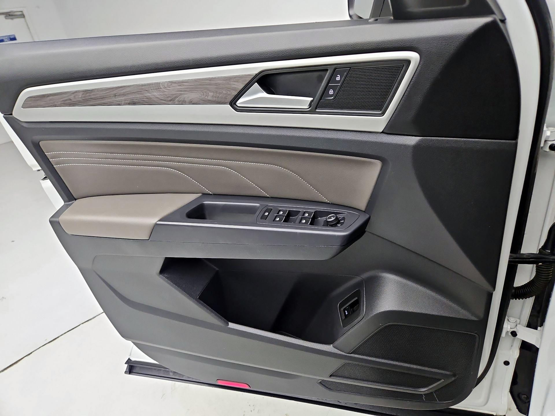 Thumbnail: 2021 Volkswagen Atlas - 12