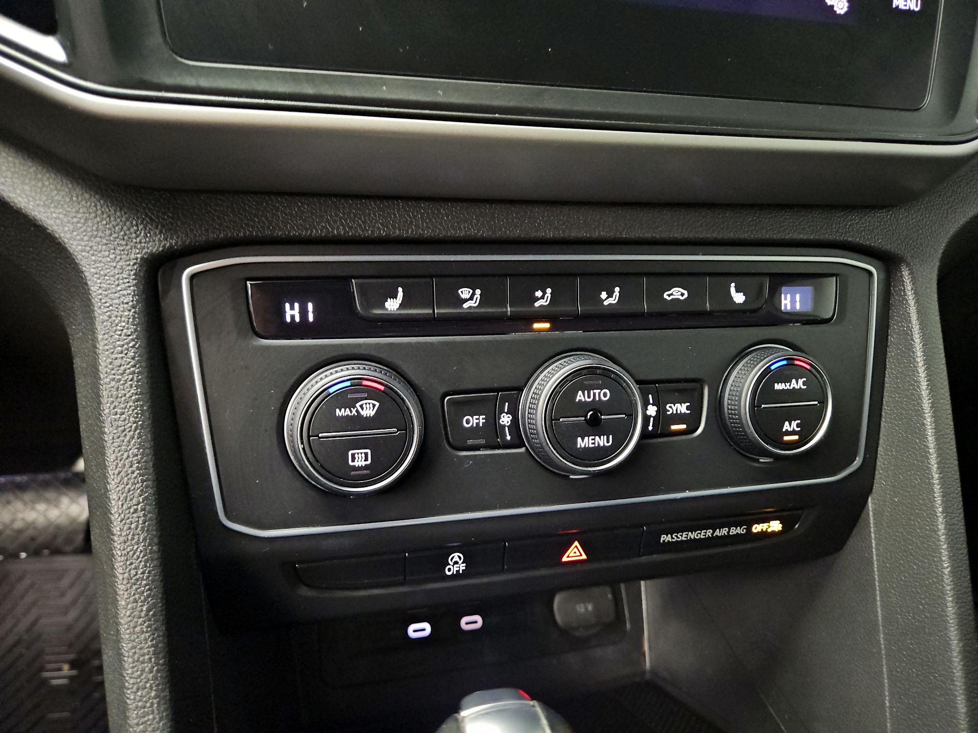 Thumbnail: 2021 Volkswagen Atlas - 16