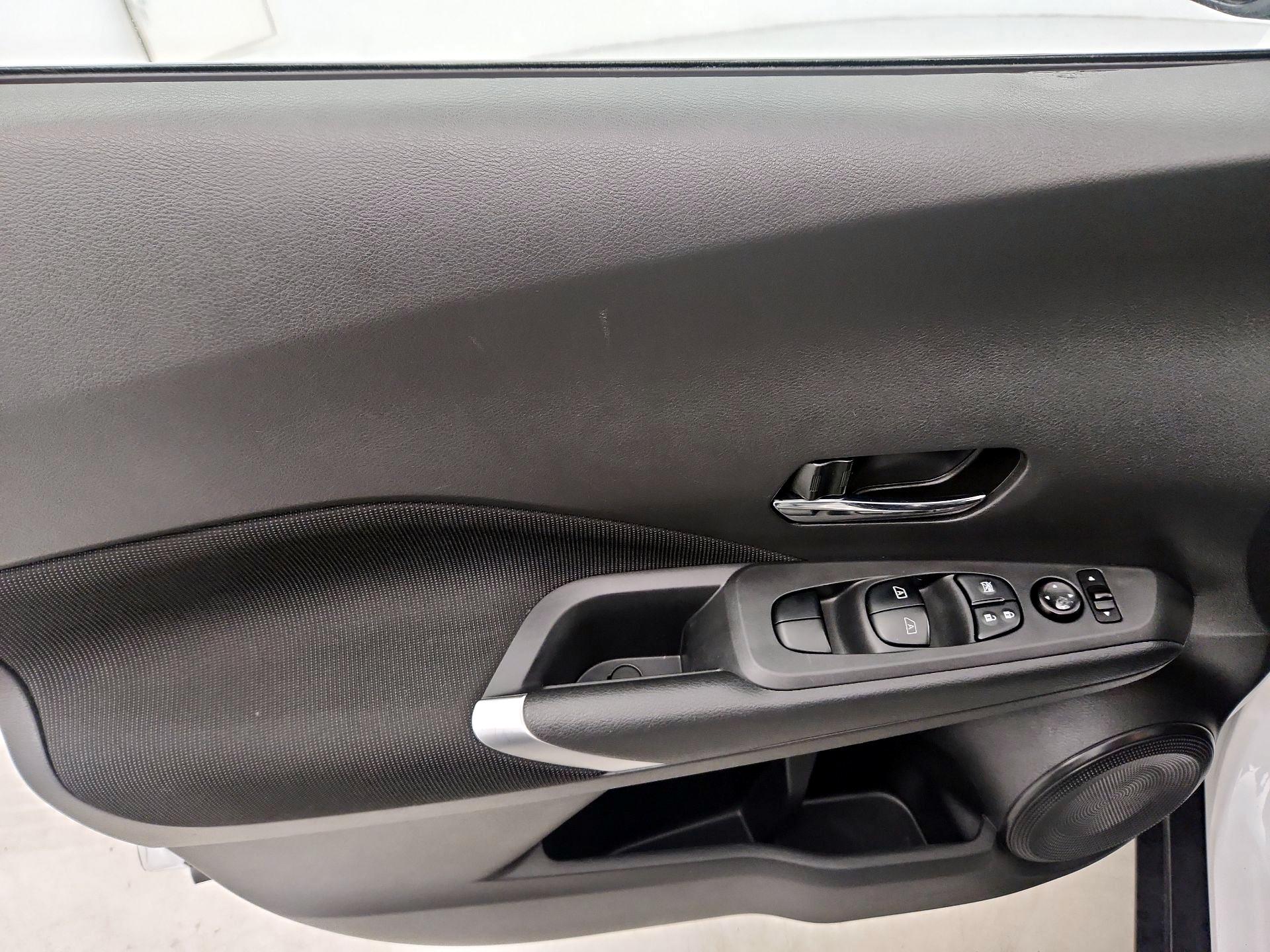 Thumbnail: 2022 Nissan Kicks - 12