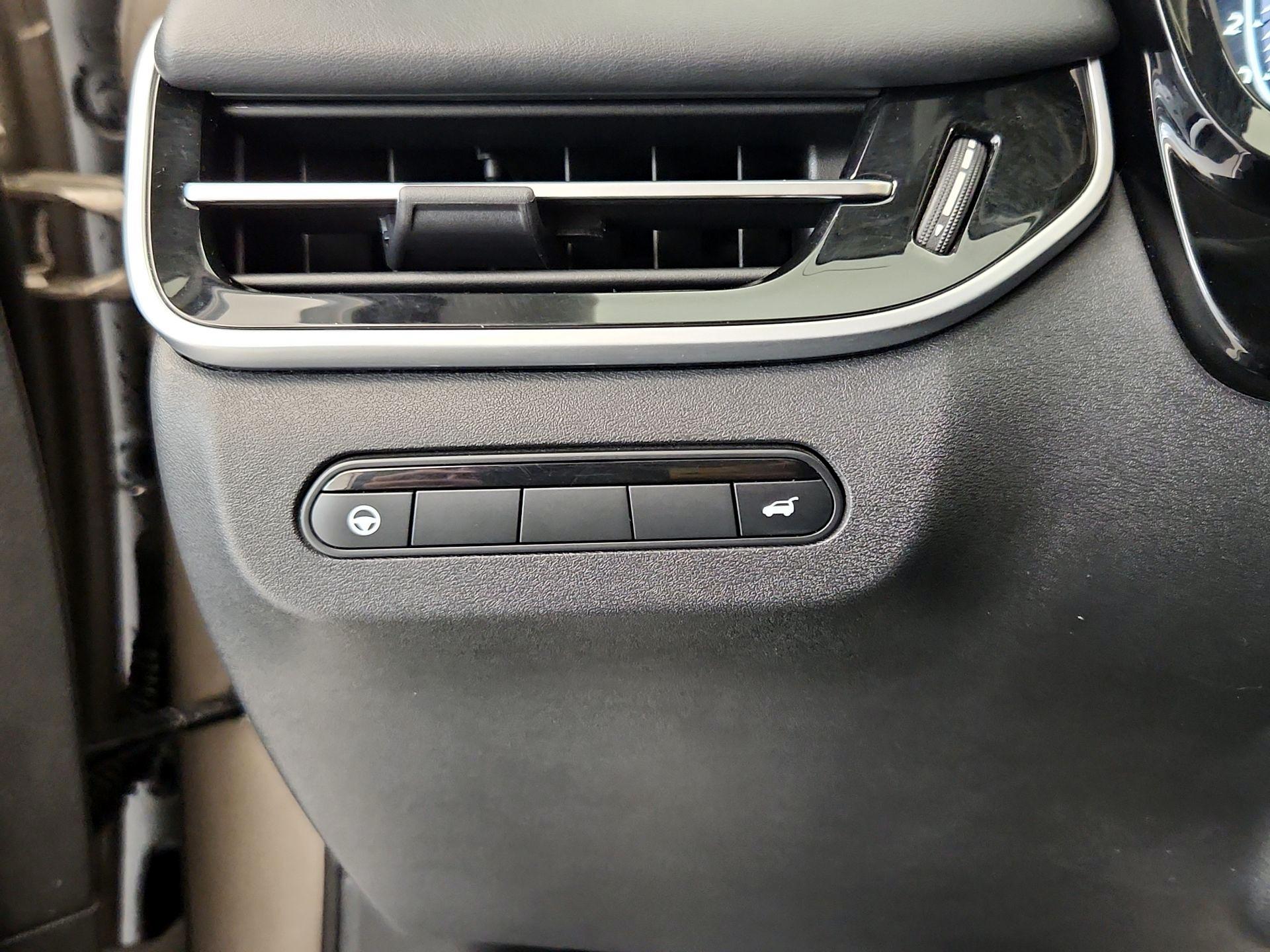 Thumbnail: 2022 INFINITI QX60 - 13