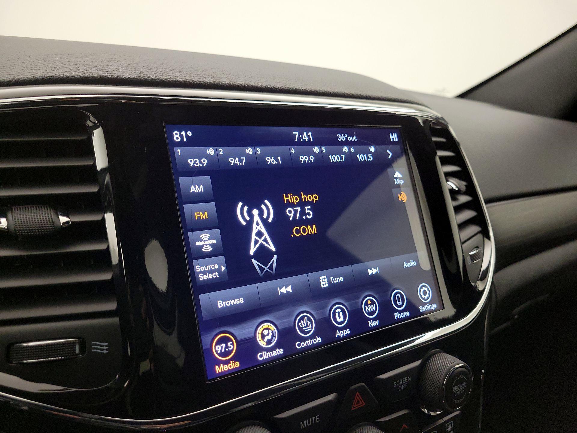 Thumbnail: 2022 Jeep Grand Cherokee - 15