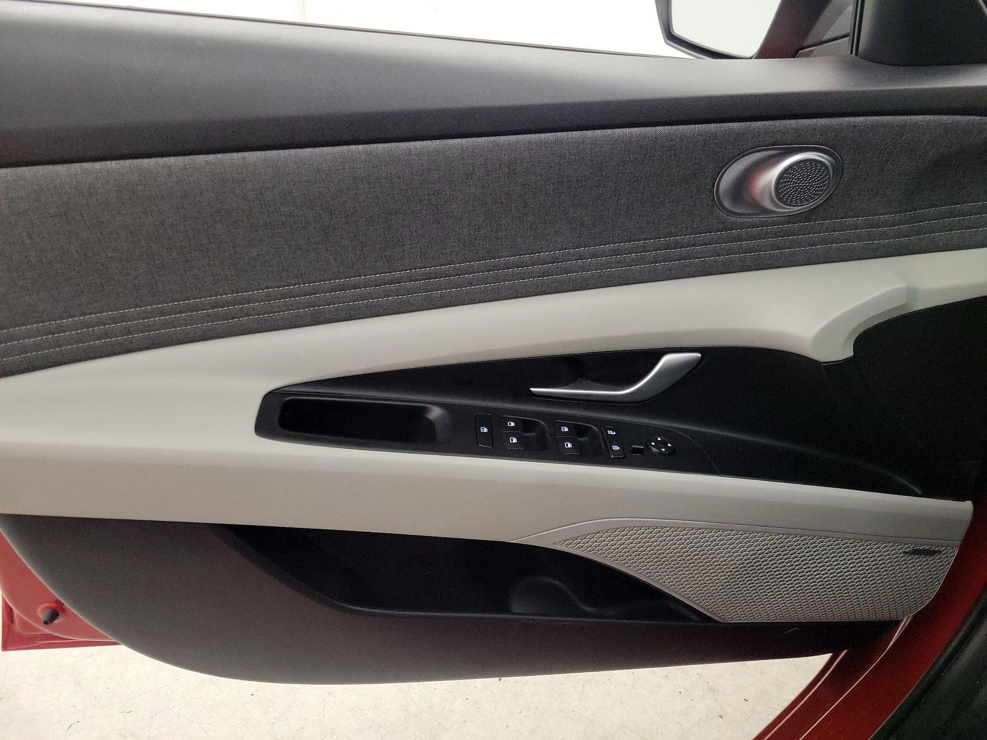 Thumbnail: 2022 Hyundai Elantra - 12