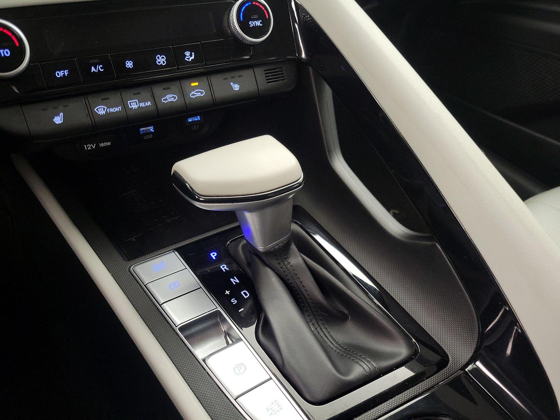 Thumbnail: 2022 Hyundai Elantra - 17