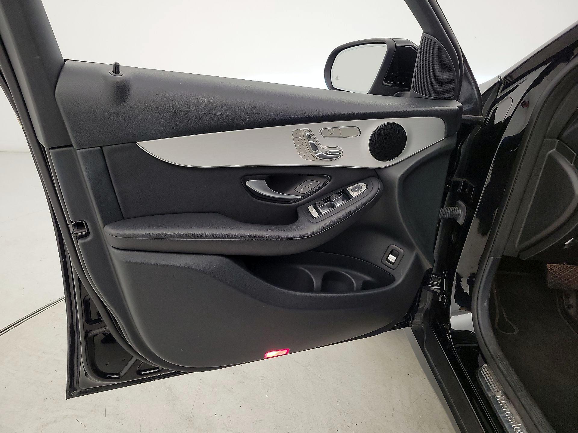 Thumbnail: 2022 Mercedes-Benz GLC - 12