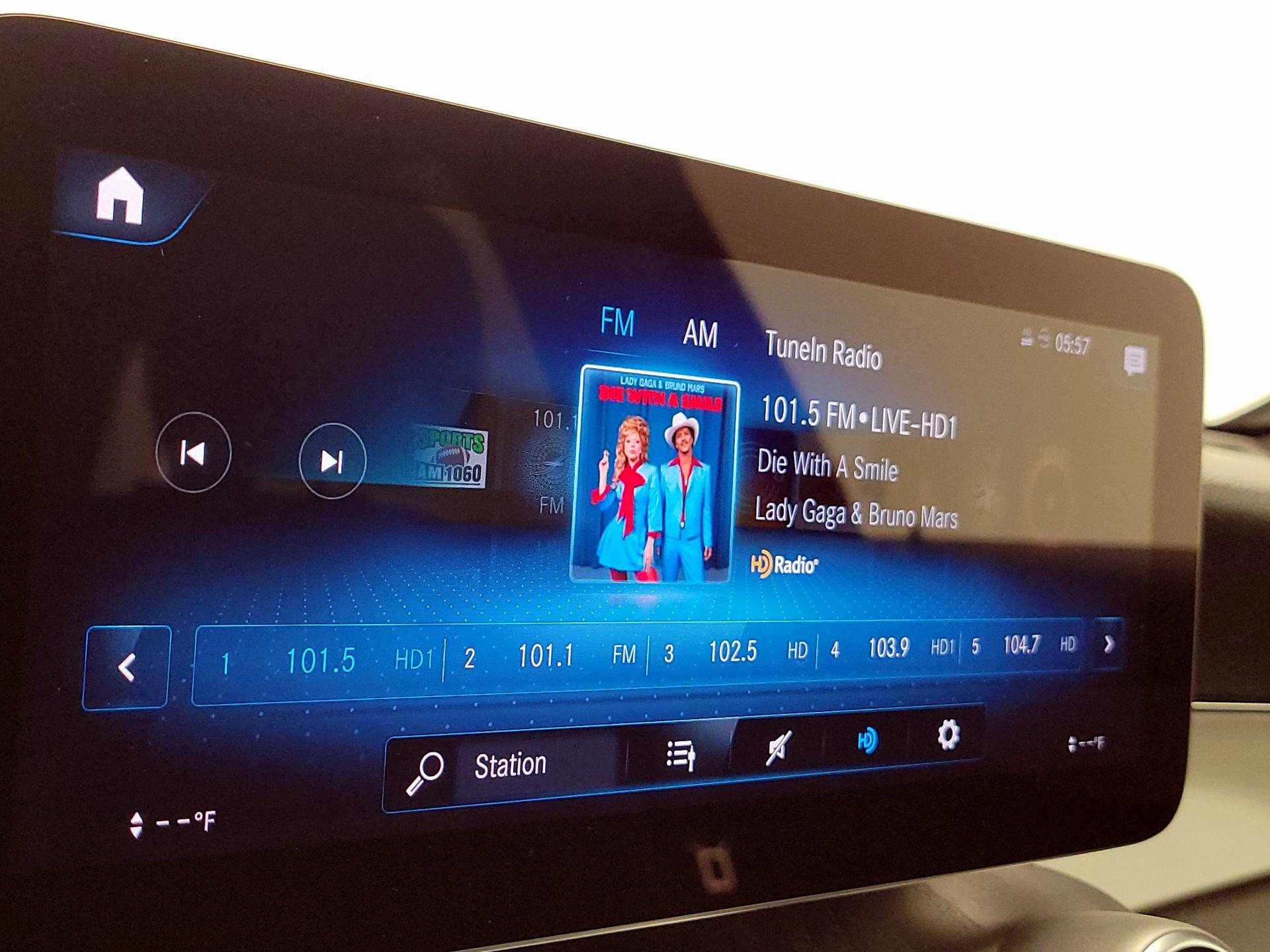 Thumbnail: 2022 Mercedes-Benz GLC - 15